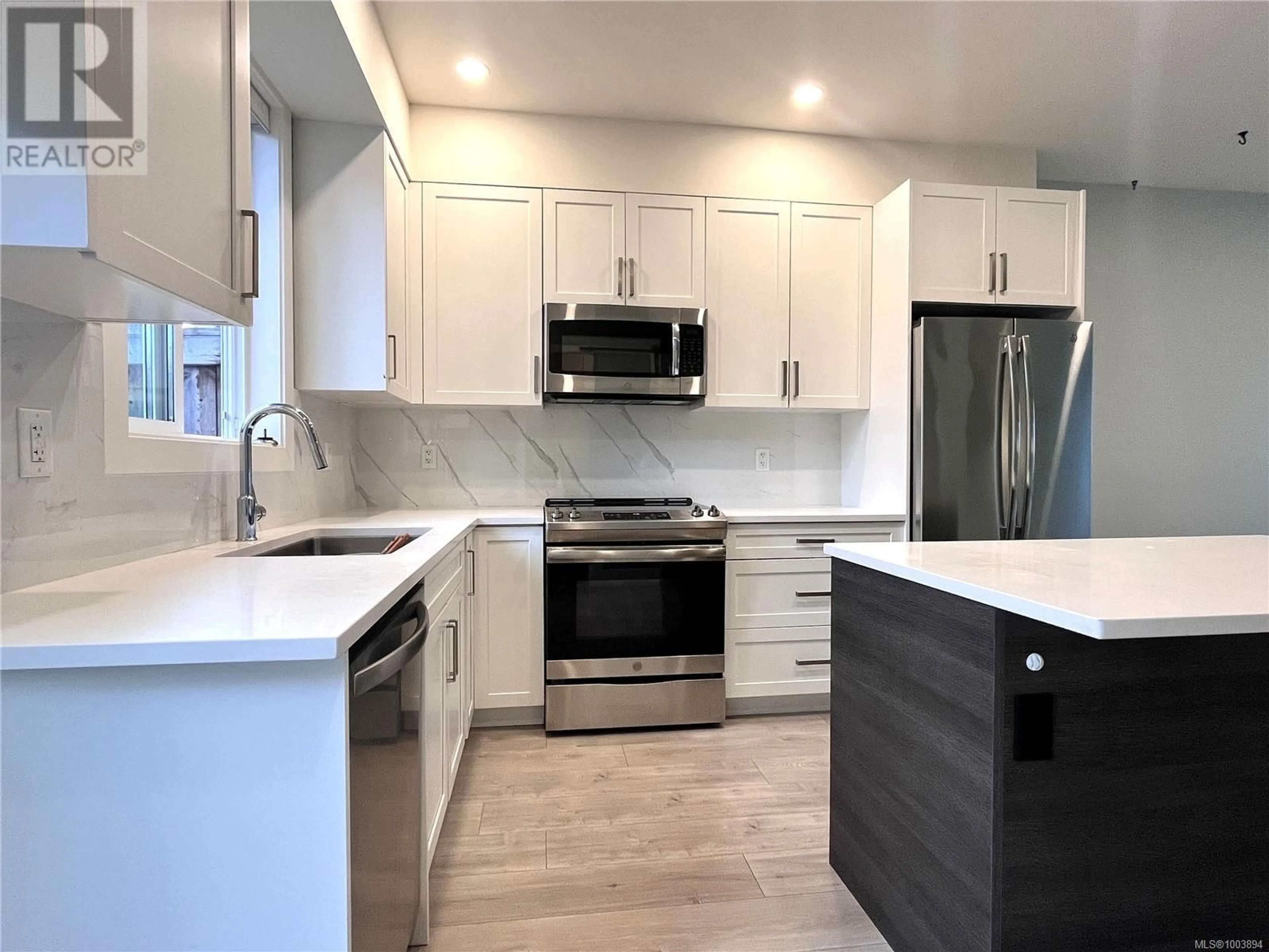 Open concept kitchen, unknown for 104 - 1726 KERRISDALE ROAD, Nanaimo British Columbia V9S1N5