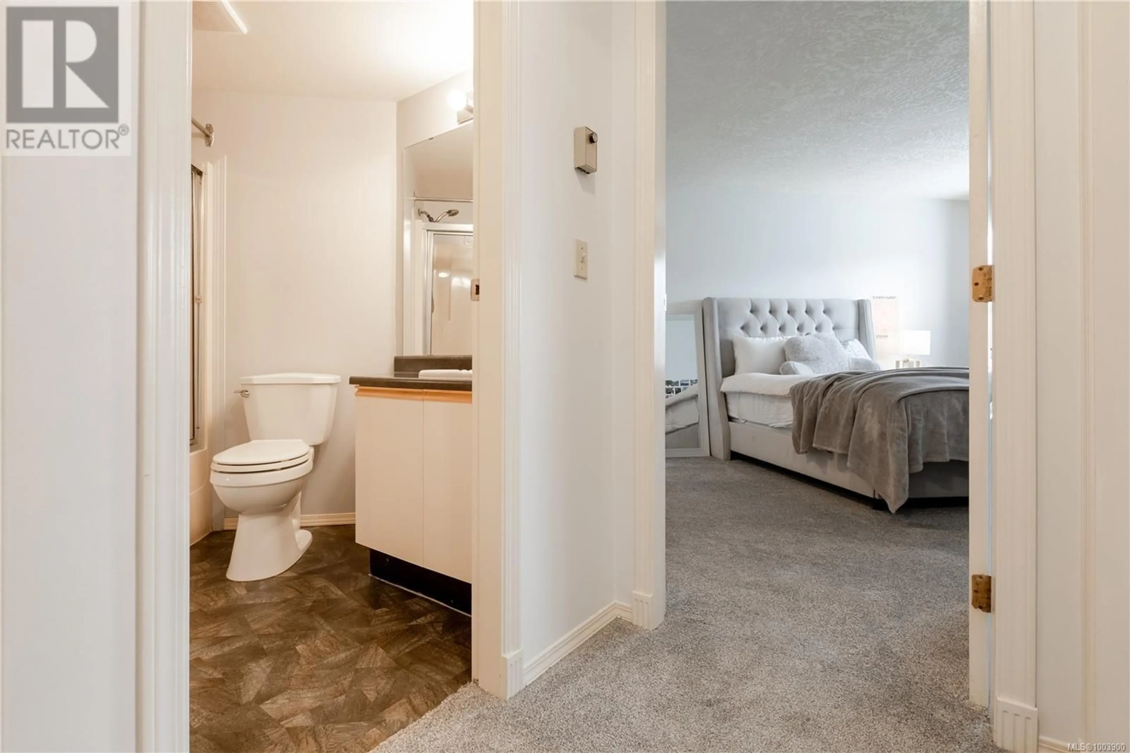 Standard bathroom, unknown for 203 - 3931 SHELBOURNE STREET, Saanich British Columbia V8P4H9