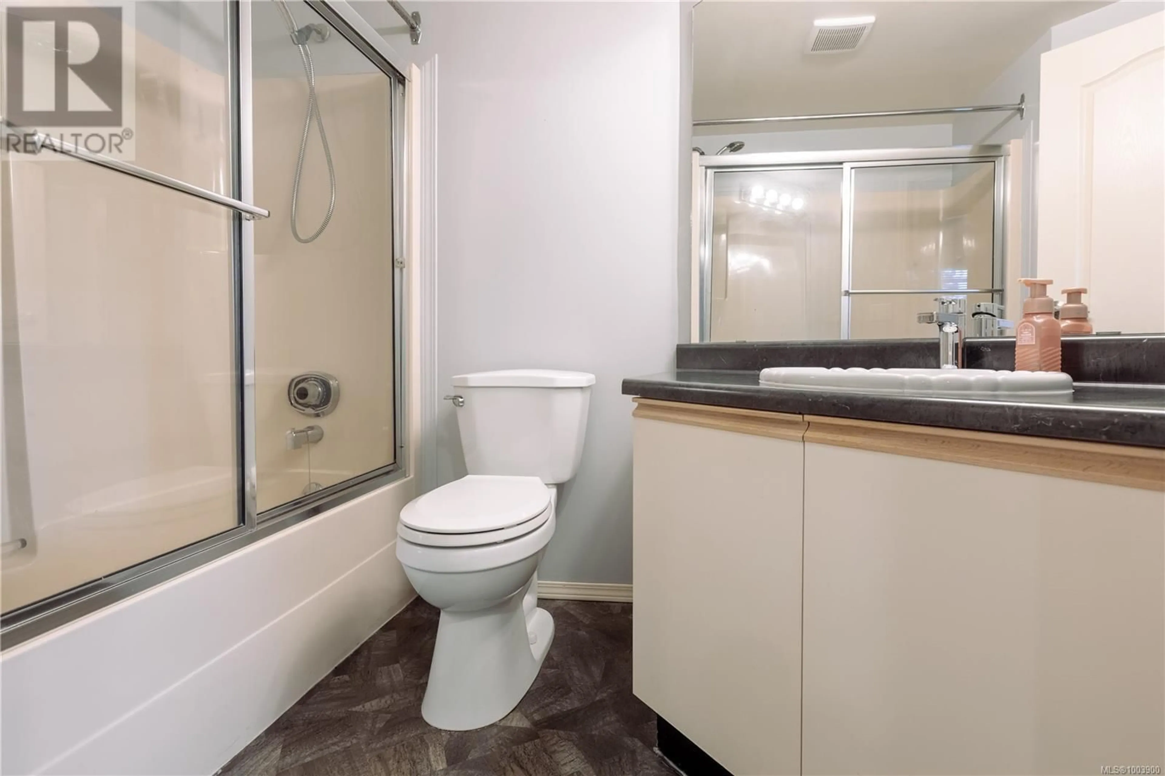 Standard bathroom, unknown for 203 - 3931 SHELBOURNE STREET, Saanich British Columbia V8P4H9