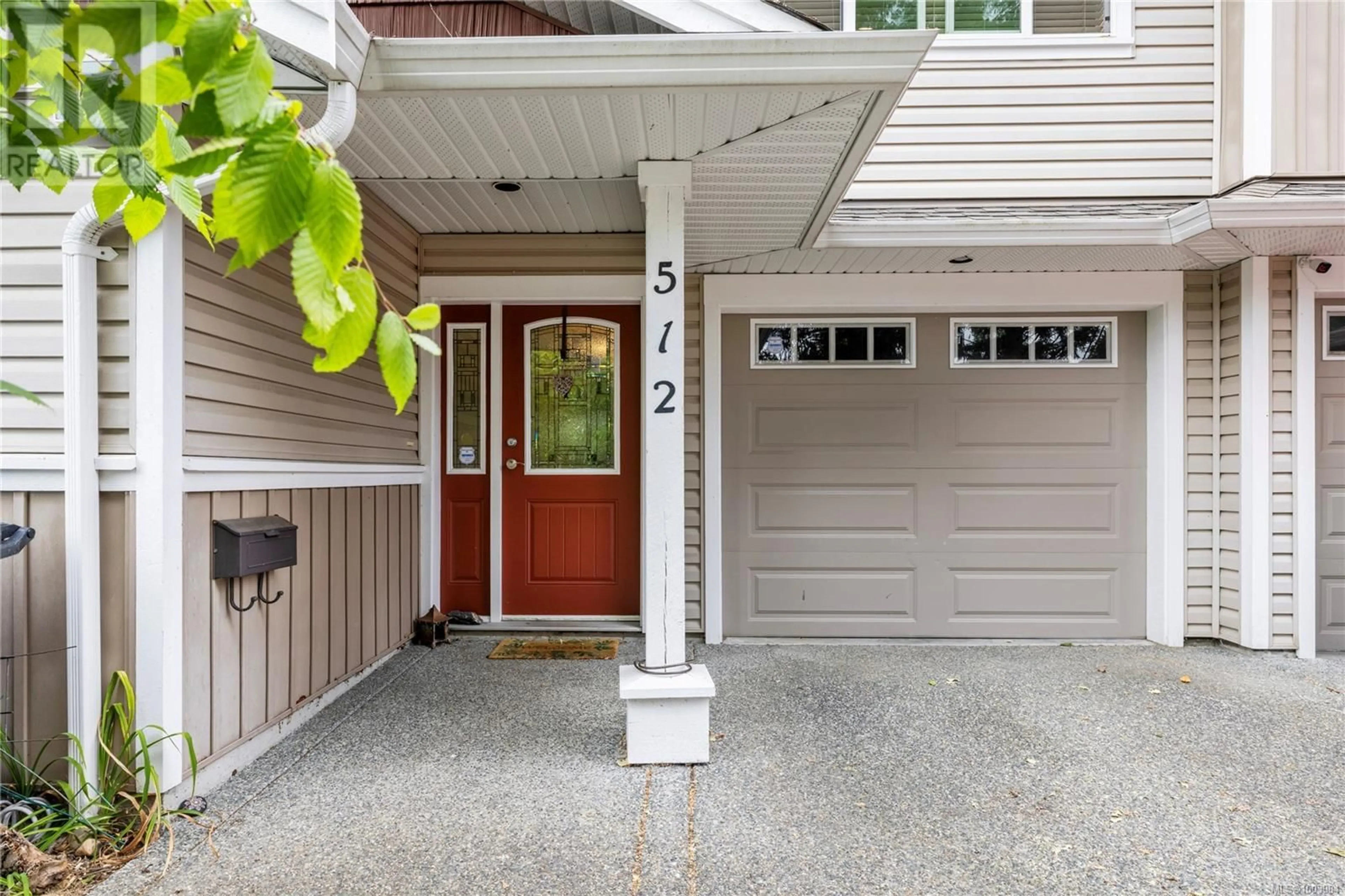 Indoor entryway for 512 GARDASAN WAY, Nanaimo British Columbia V9R6K8