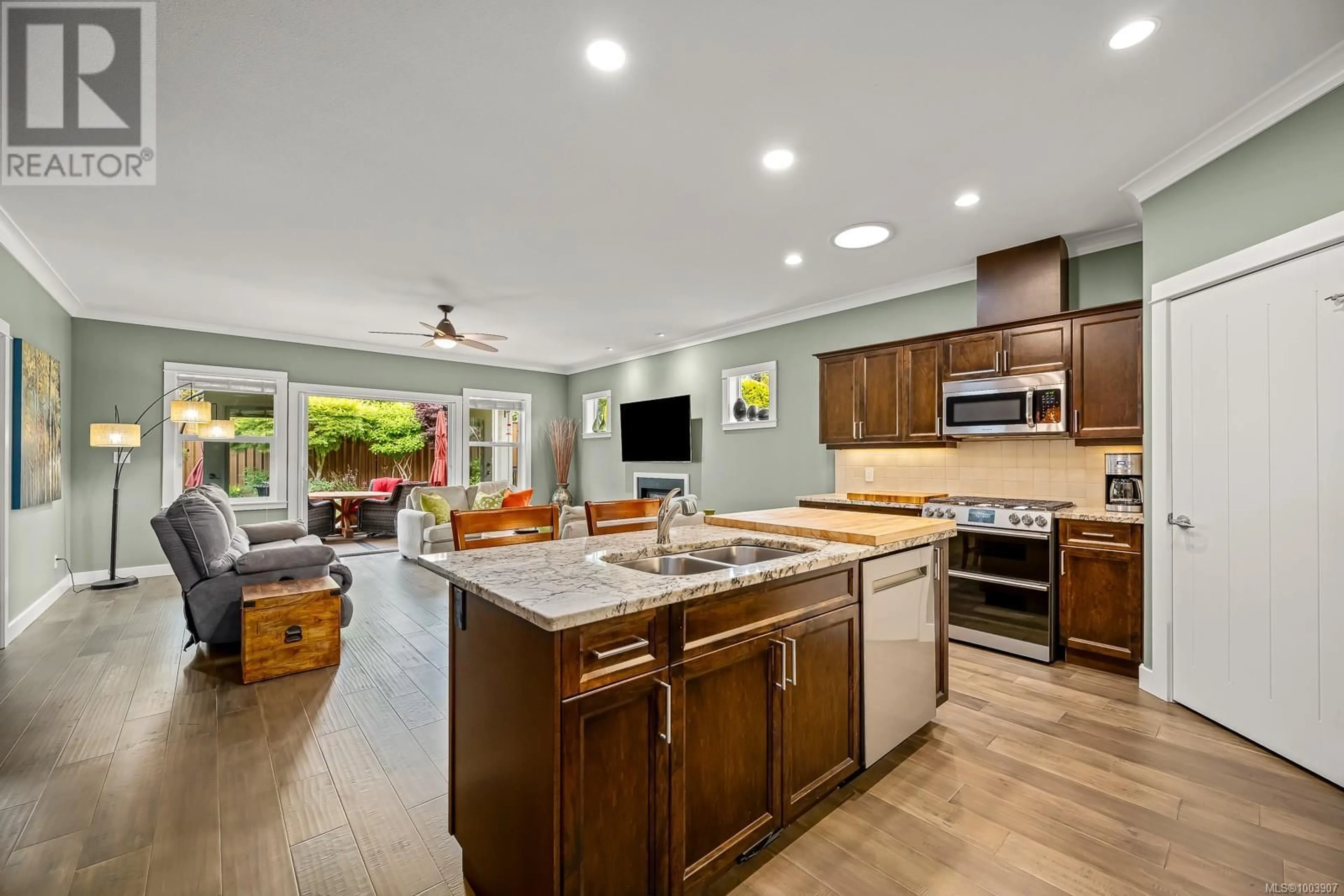 Open concept kitchen, ceramic/tile floor for 17 - 3647 VERMONT PLACE, Campbell River British Columbia V9H0B9