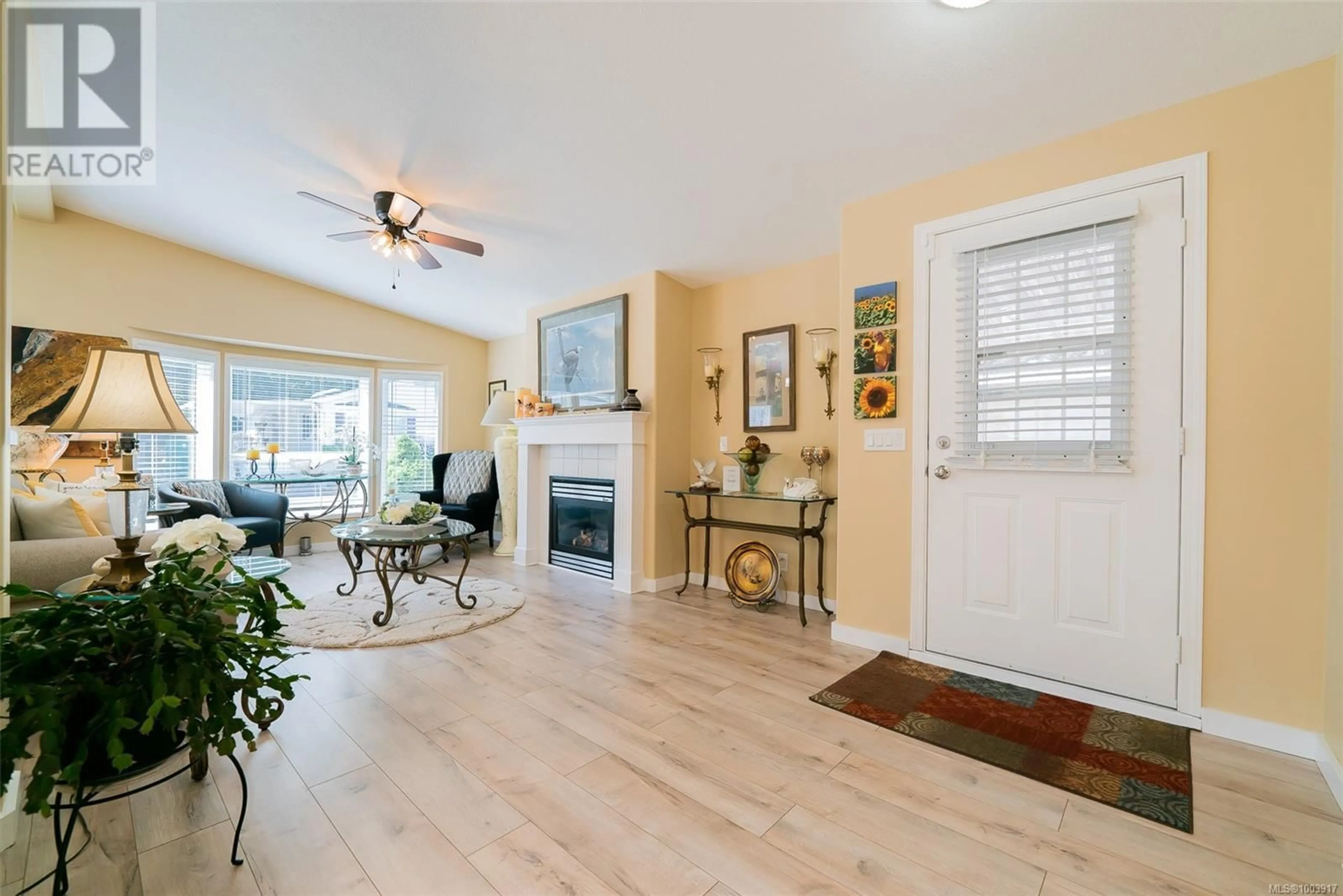 Indoor entryway for 87 - 1927 VALLEY OAK DRIVE, Nanaimo British Columbia V9R6N1