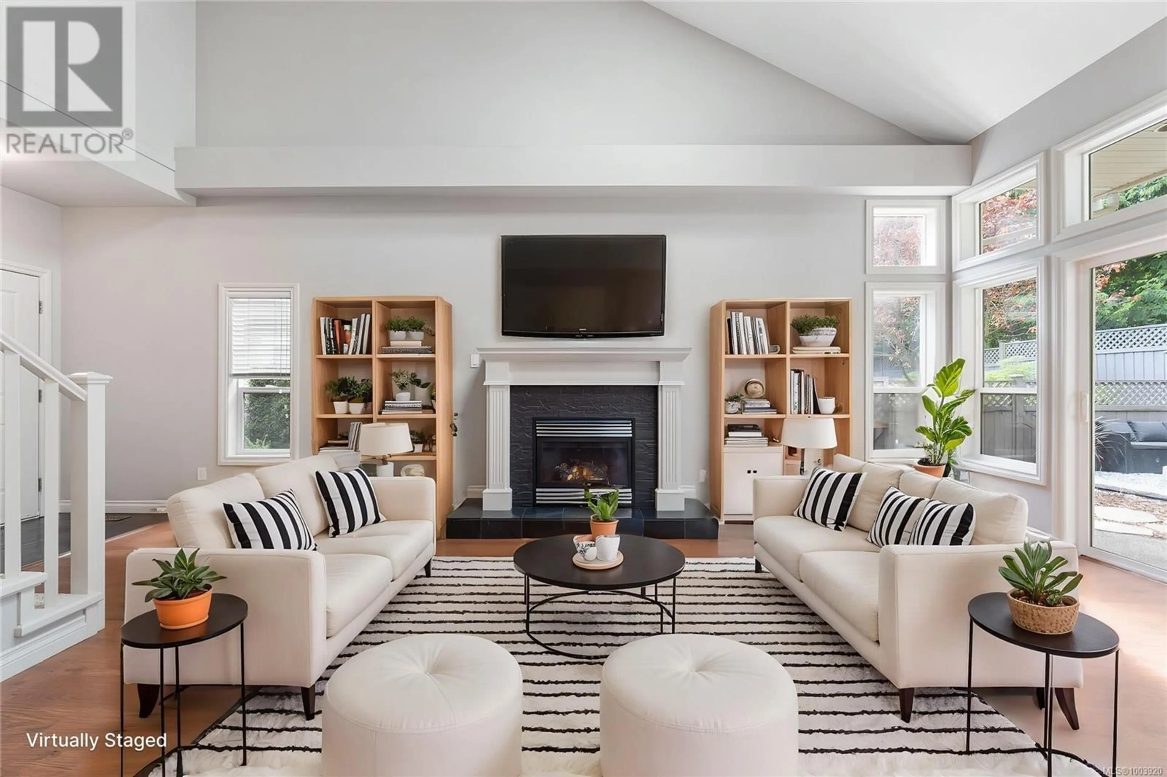 Living room with furniture, unknown for 6195 KENNING PLACE, Nanaimo British Columbia V9T6R5