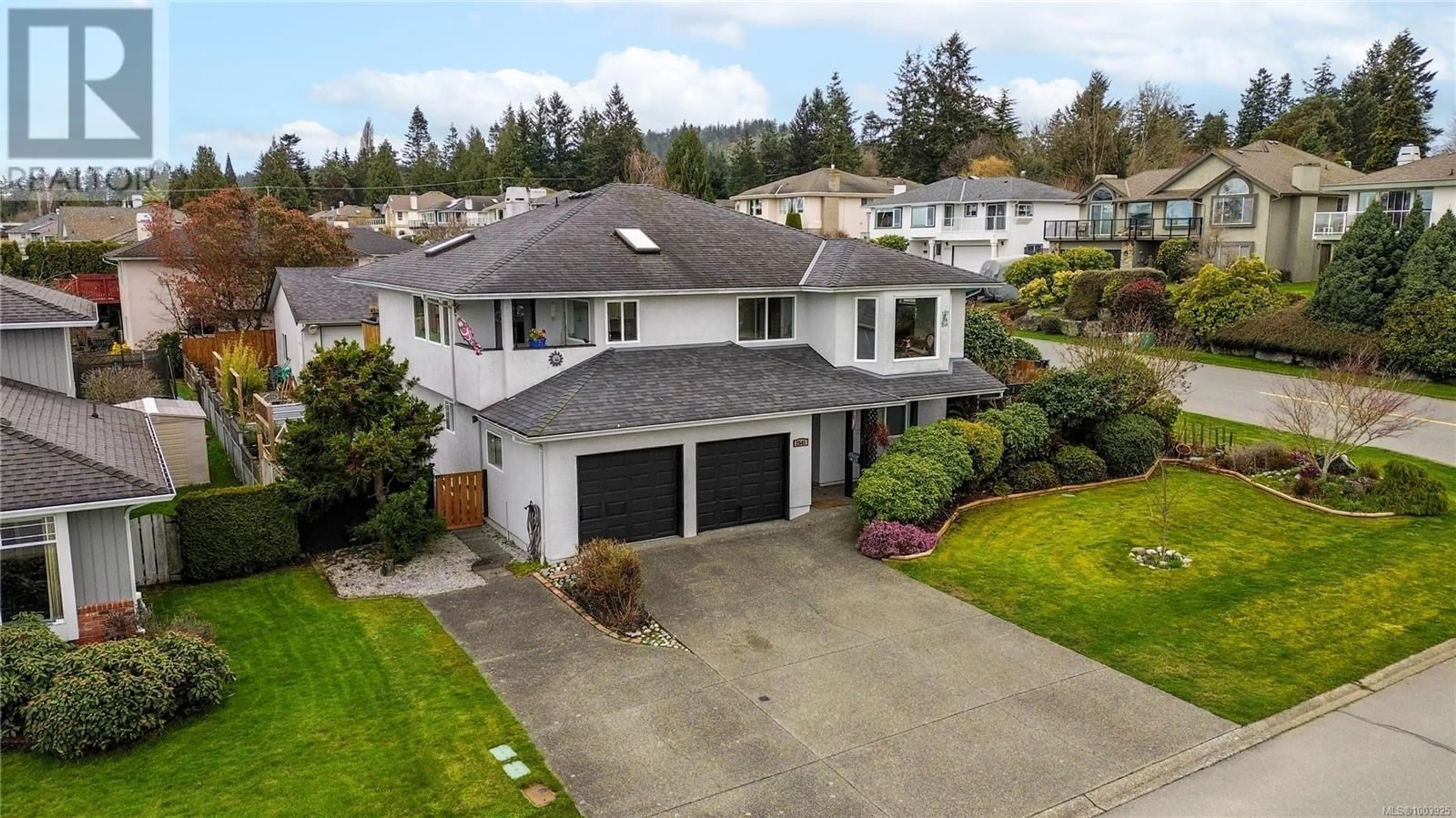 A pic from outside/outdoor area/front of a property/back of a property/a pic from drone, street for 2541 WILCOX TERRACE, Central Saanich British Columbia V8Z7G5