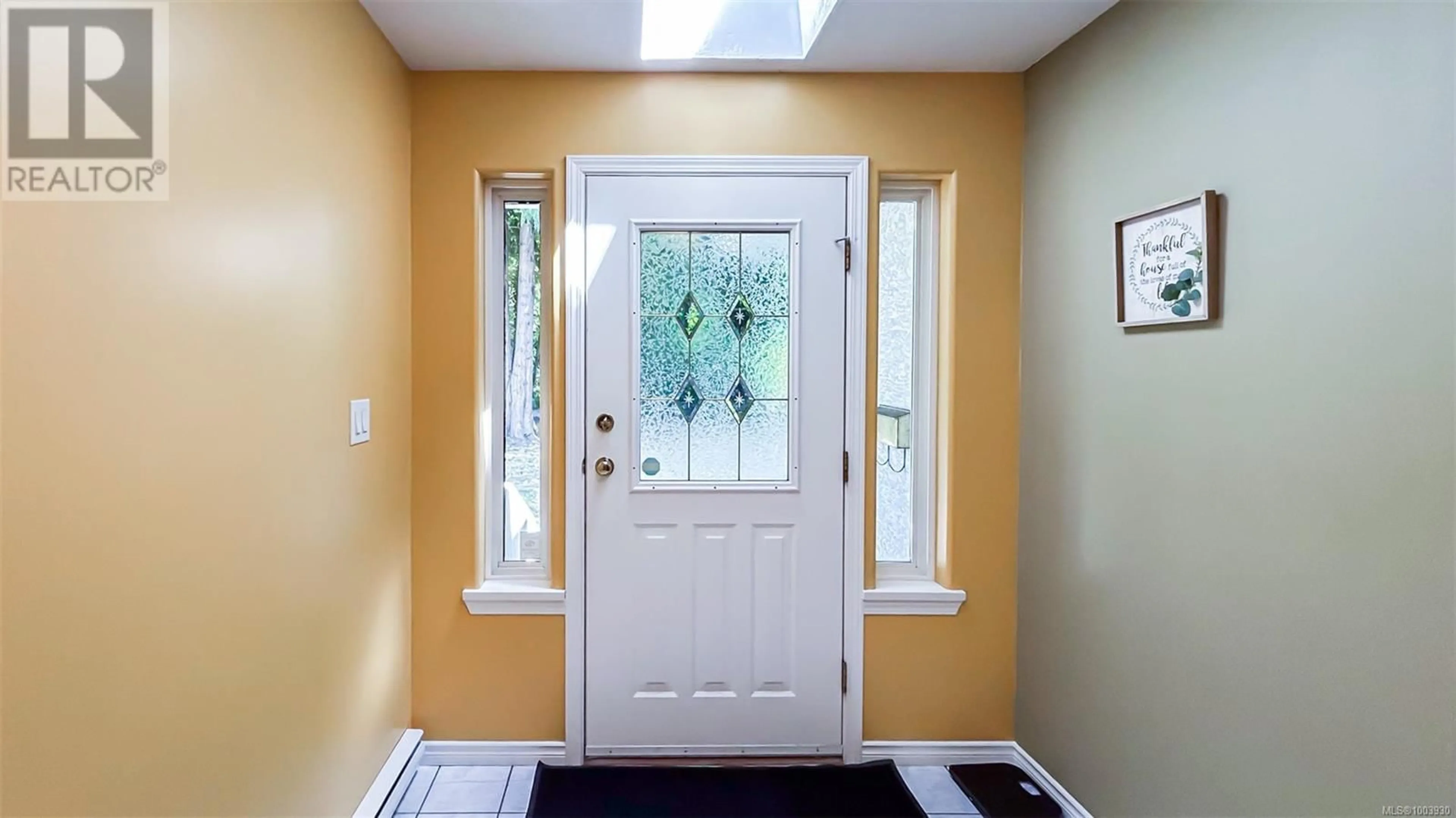 Indoor entryway for 1988 MCTAVISH ROAD, North Saanich British Columbia V8L1C9