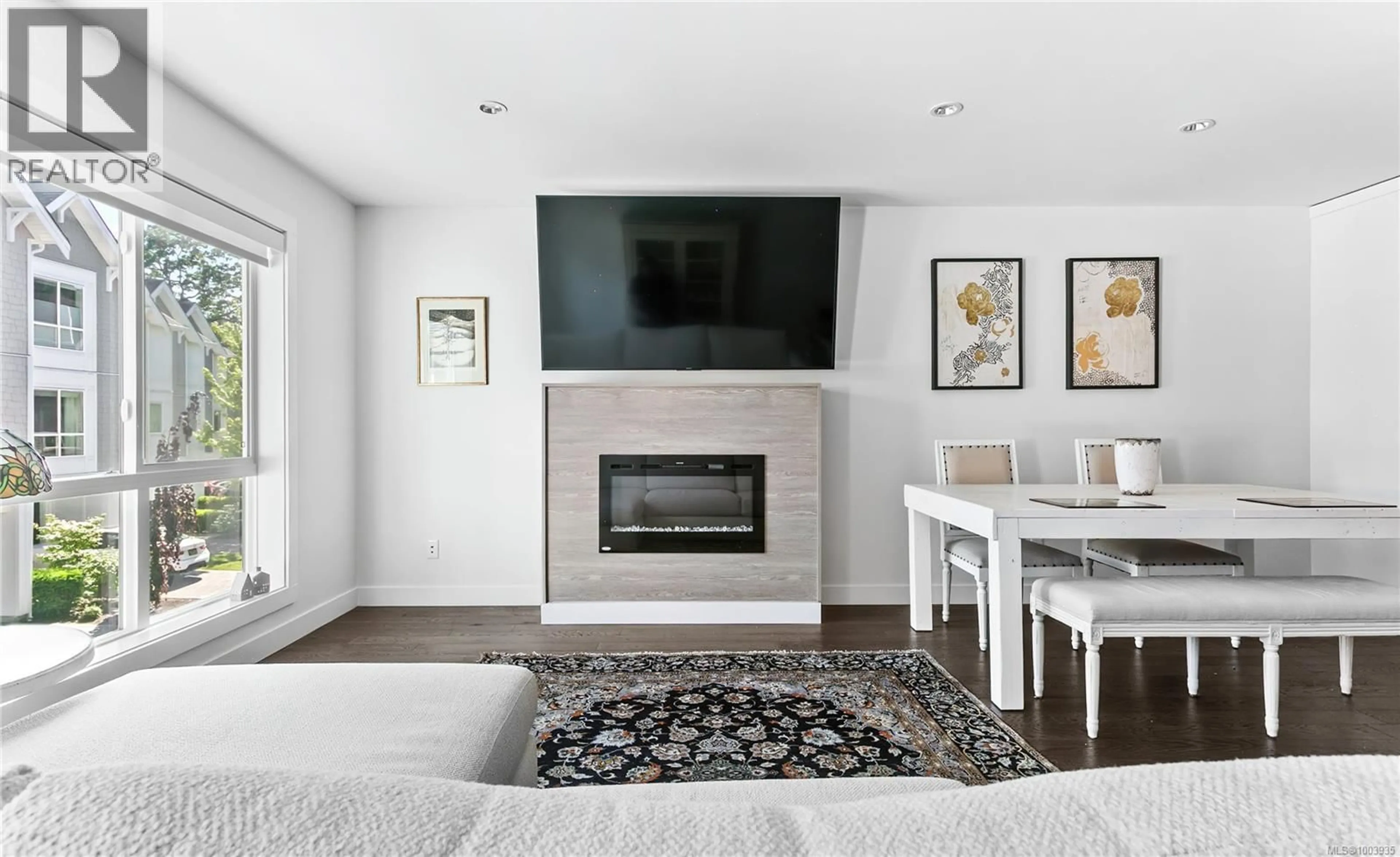 Unknown for 7 - 1032 CLOVERDALE AVENUE, Saanich British Columbia V8X2T9