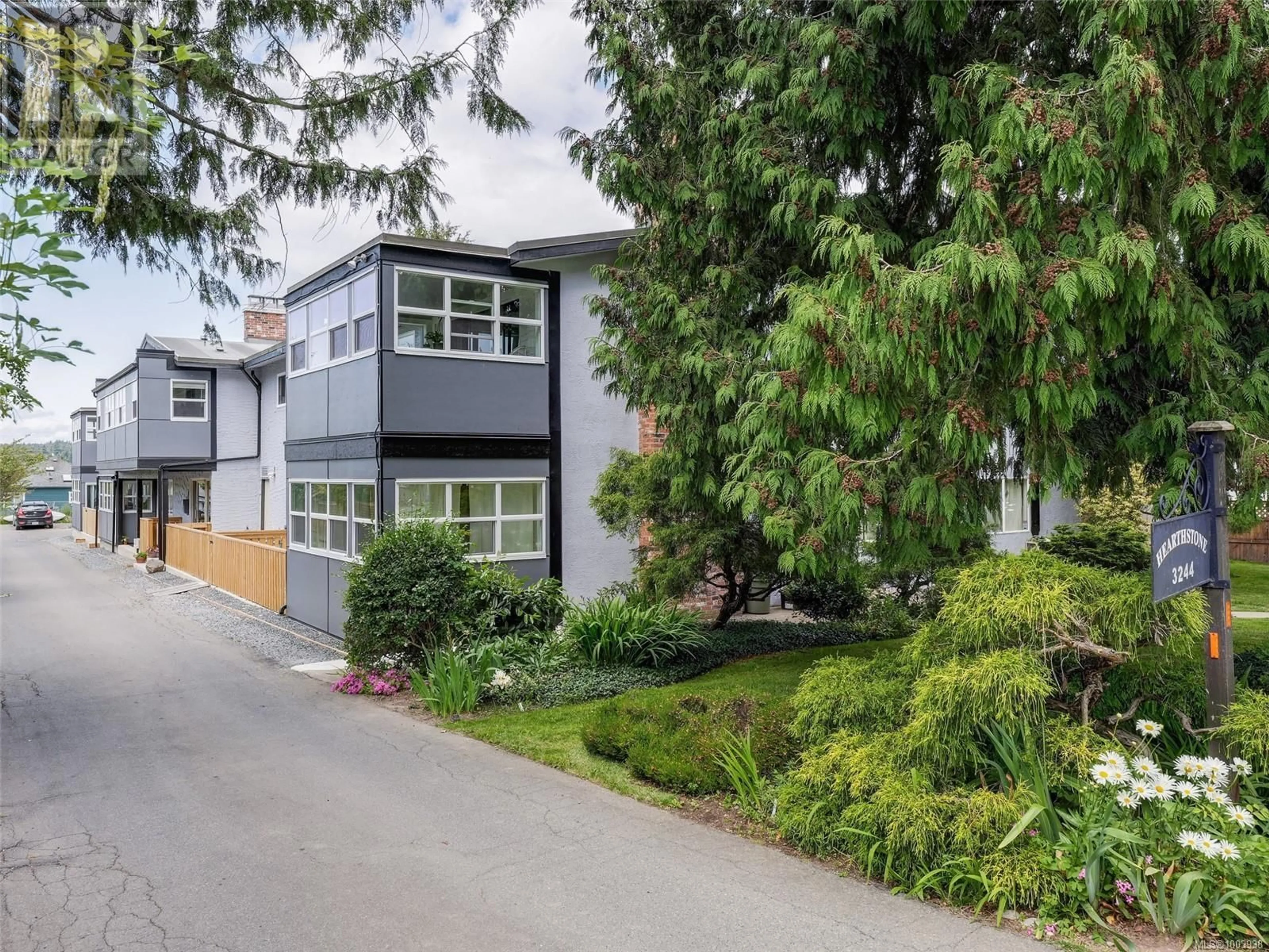 Unknown for 105 - 3244 SEATON STREET, Saanich British Columbia V8Z3V7