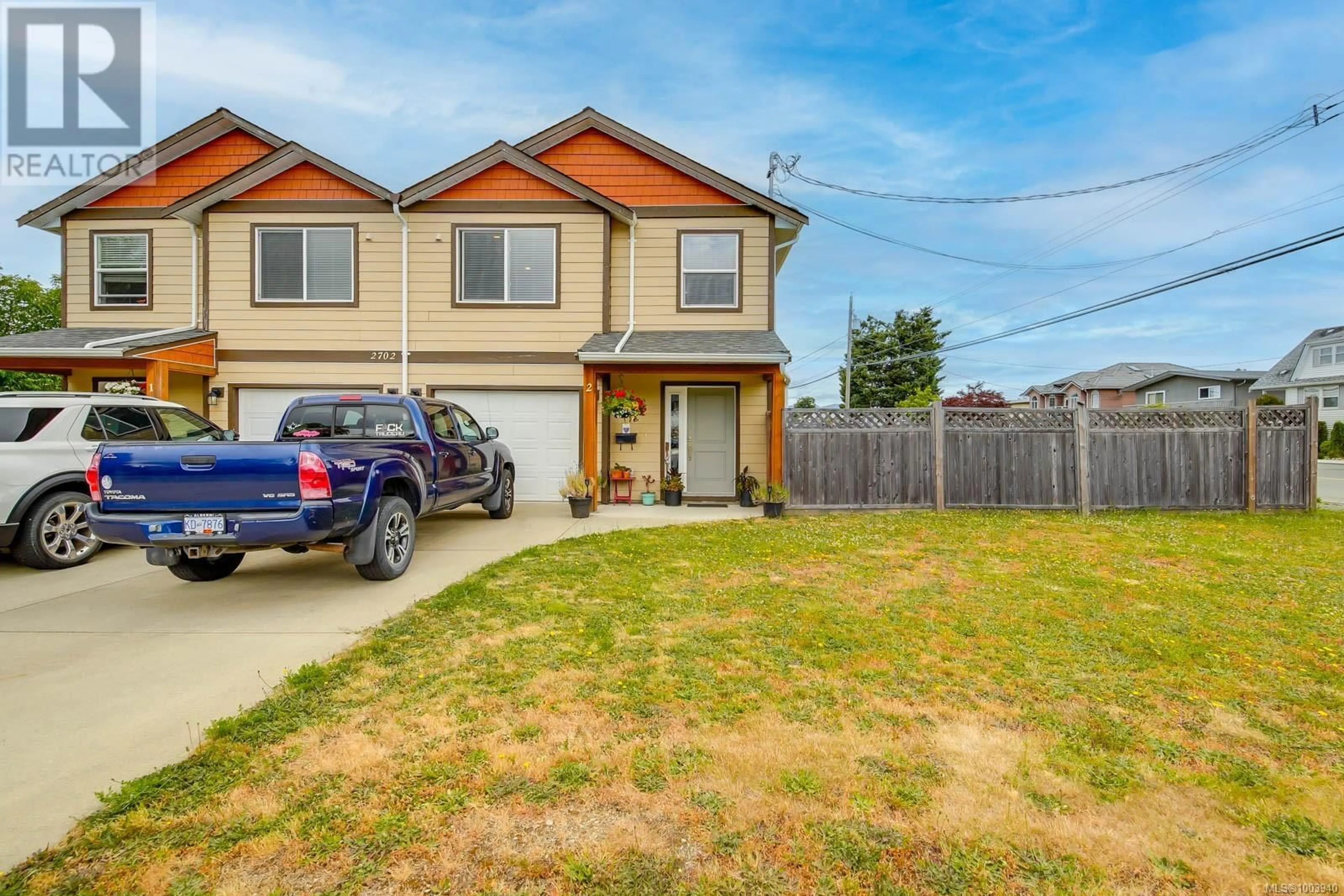 A pic from outside/outdoor area/front of a property/back of a property/a pic from drone, street for 2 - 2702 ANDERSON AVENUE, Port Alberni British Columbia V9Y2V8