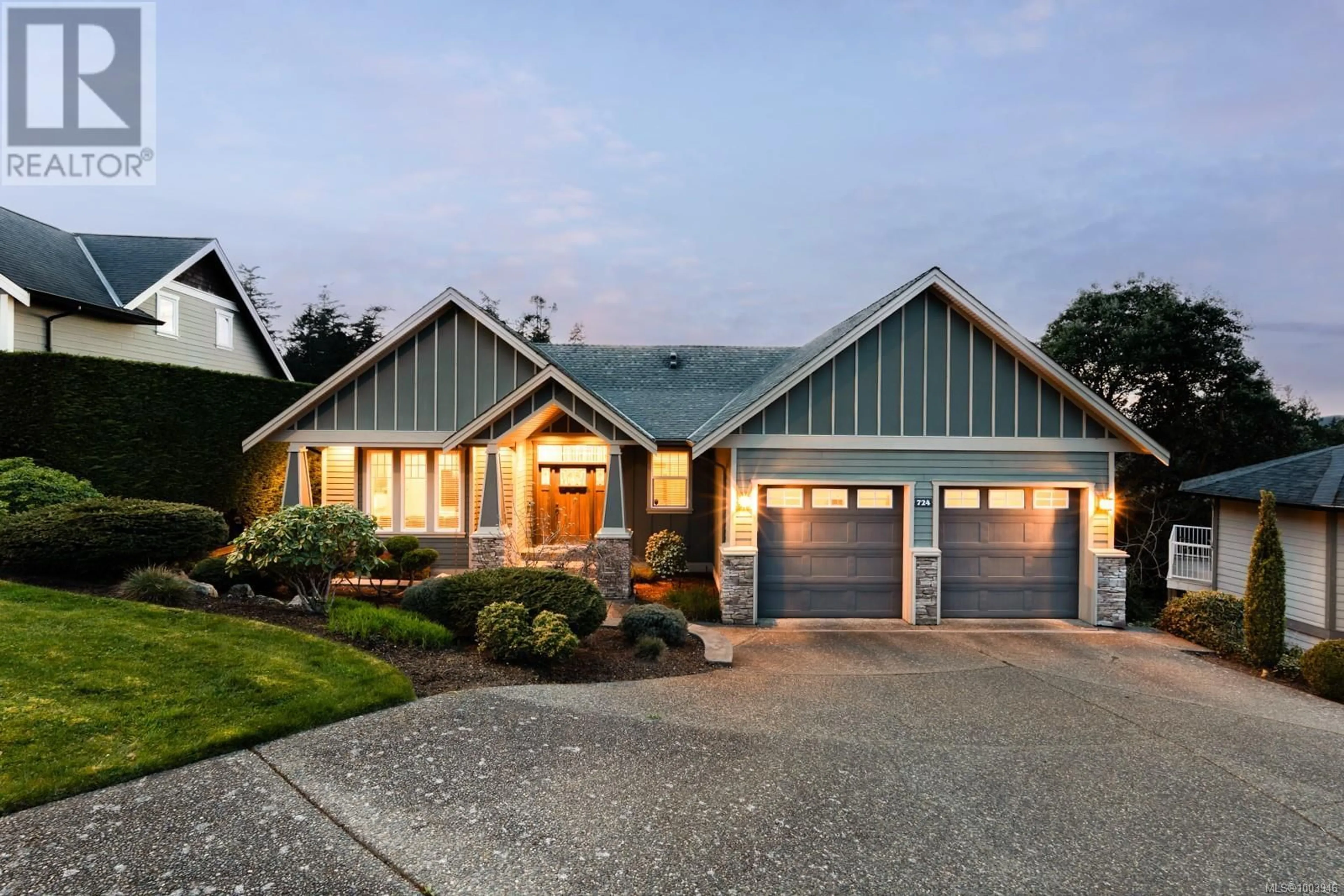 Home with vinyl exterior material, street for 724 BOSSI PLACE, Saanich British Columbia V8Y0A1