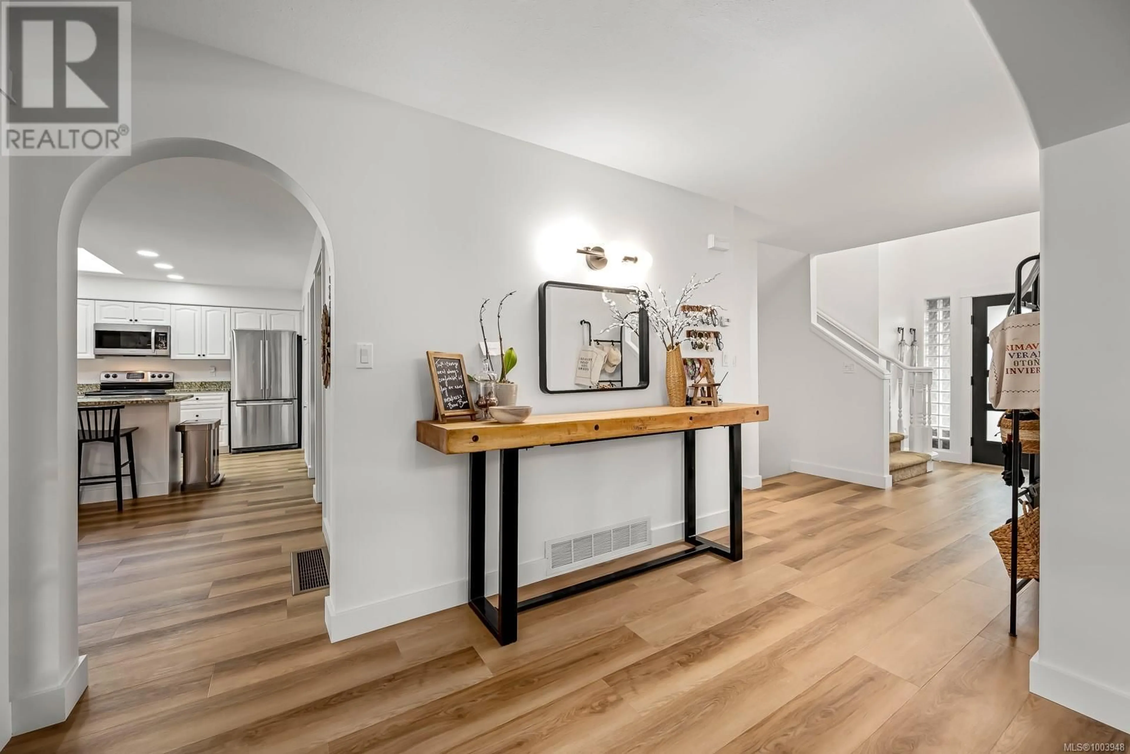 Indoor entryway for 931 CROWN ISLE DRIVE, Courtenay British Columbia V9N8R6