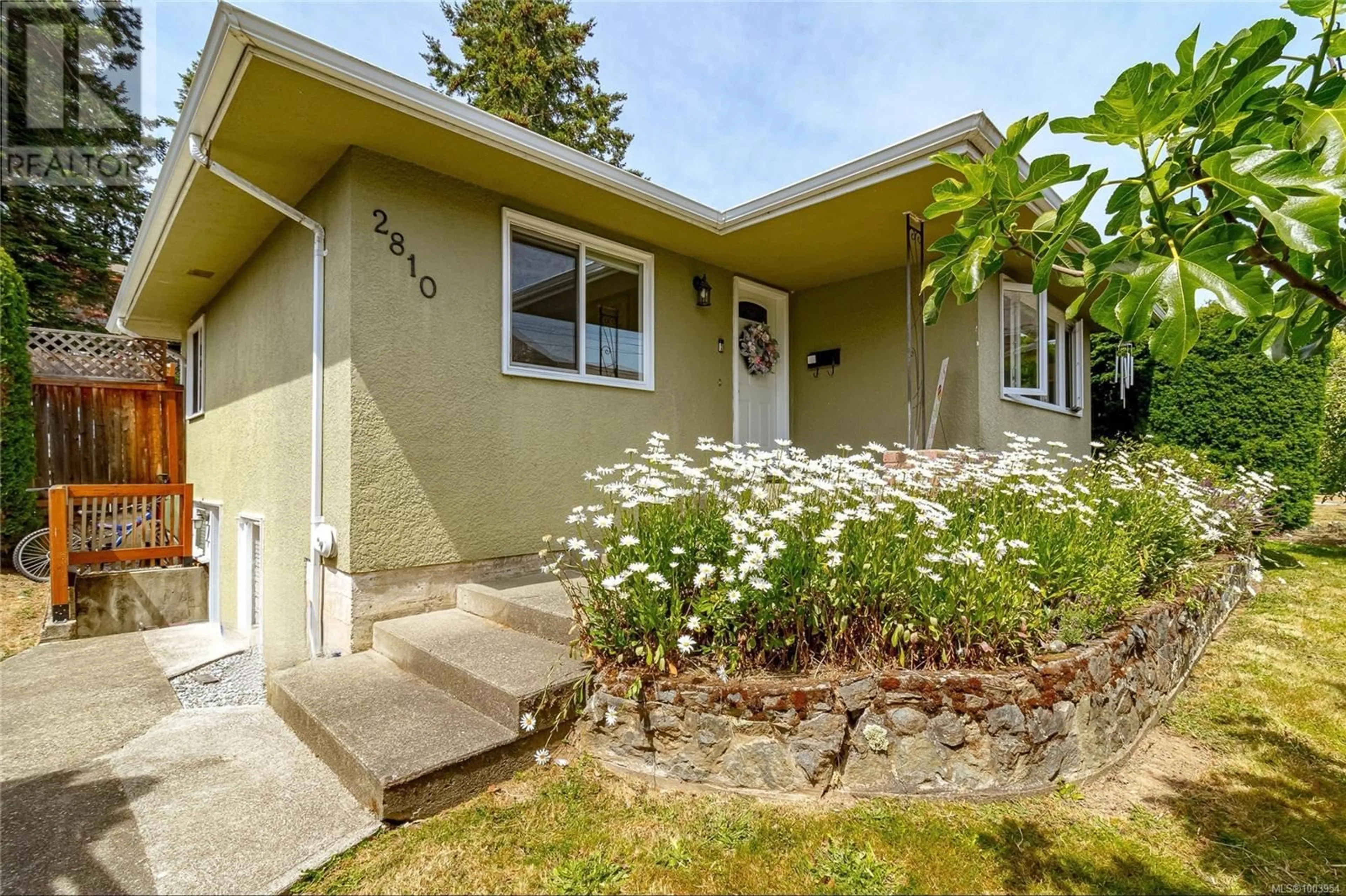 Home with vinyl exterior material, street for 2810 ADMIRALS ROAD, Saanich British Columbia V9A2R3
