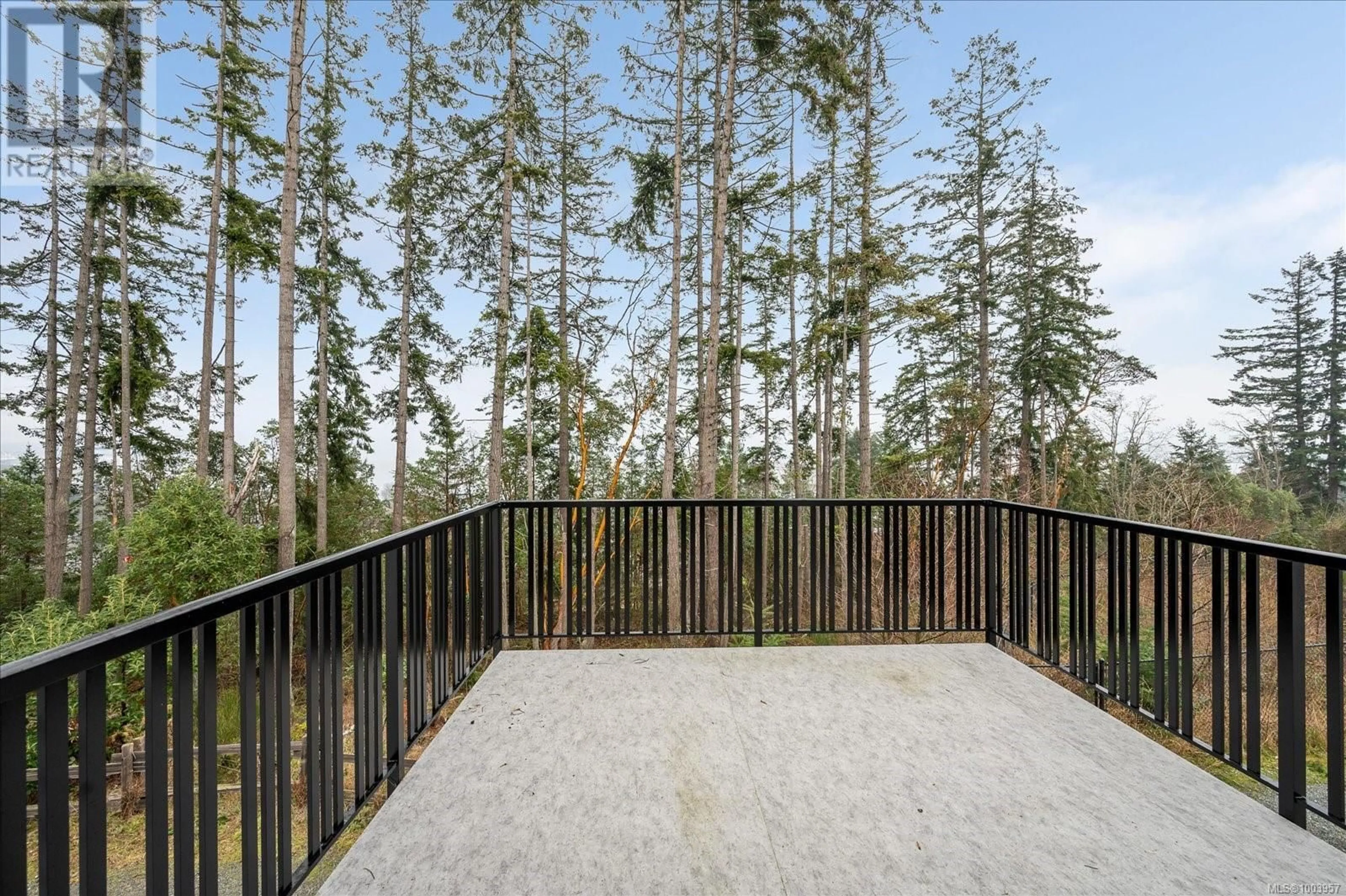 Patio, forest/trees view for 949 HARBOUR VIEW STREET, Nanaimo British Columbia V9R0K5