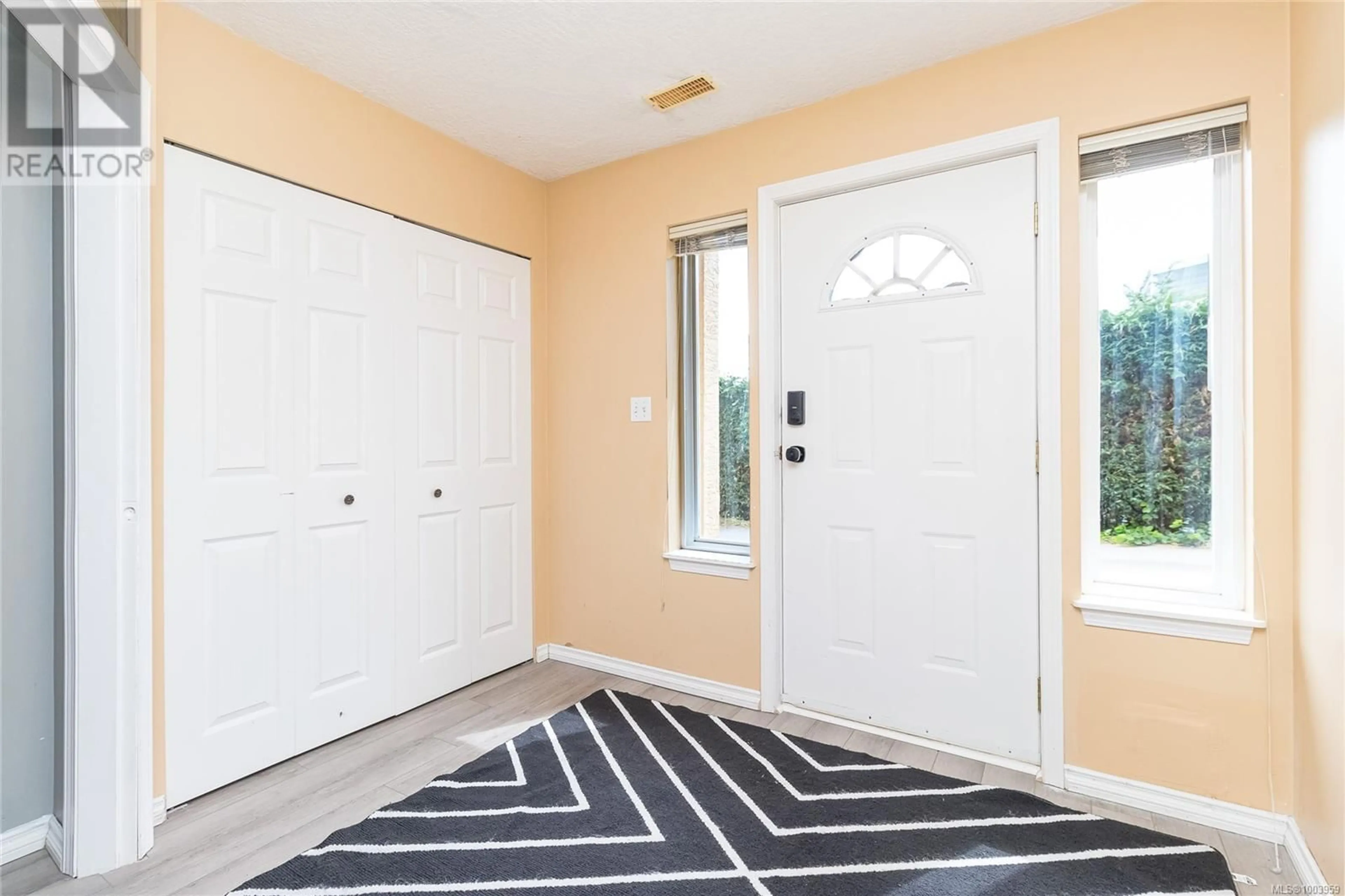 Indoor entryway for 3139 SHERMAN ROAD, Duncan British Columbia V9L4B3