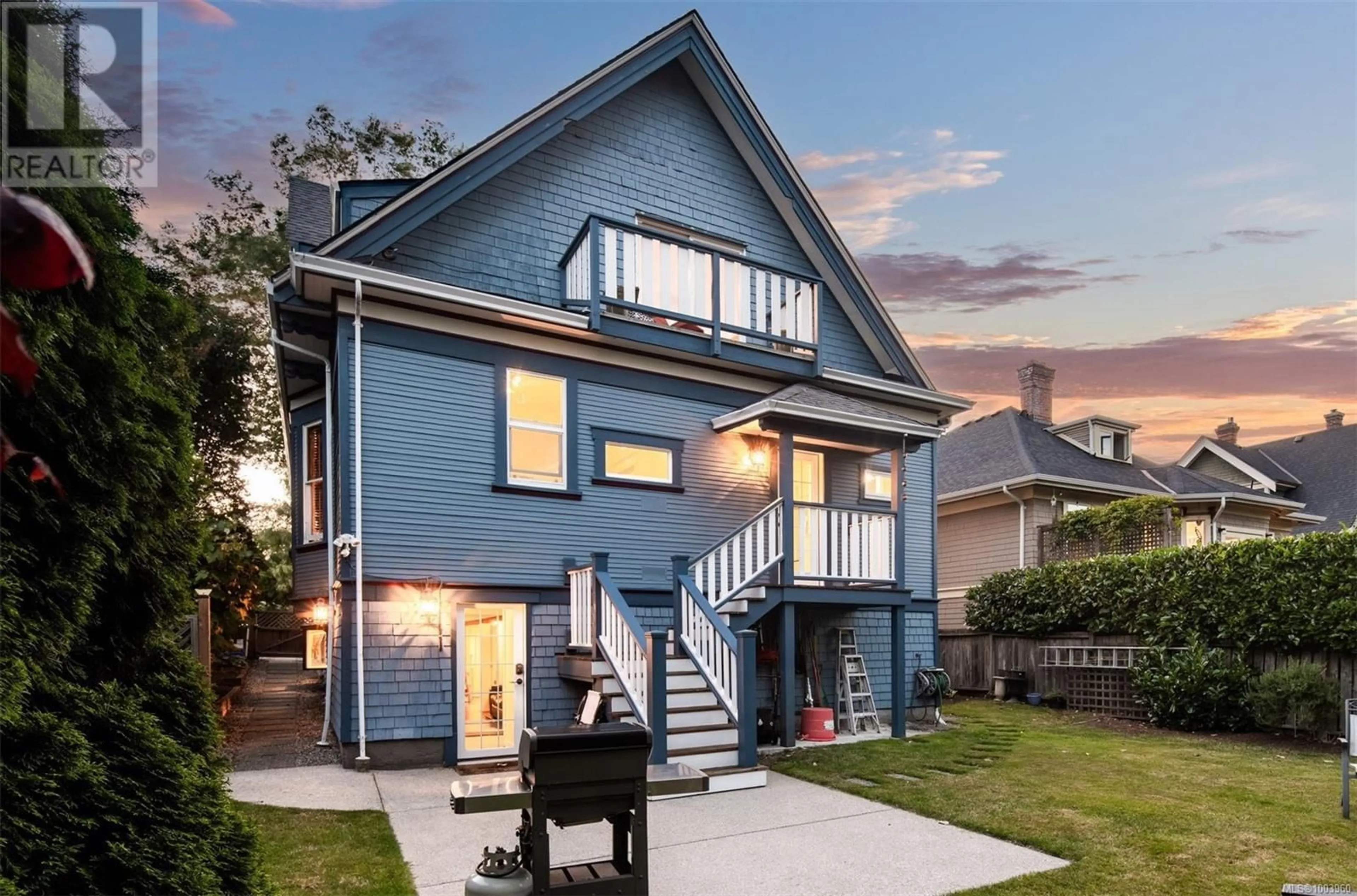 Home with vinyl exterior material, street for 615 HARBINGER AVENUE, Victoria British Columbia V8V4H9