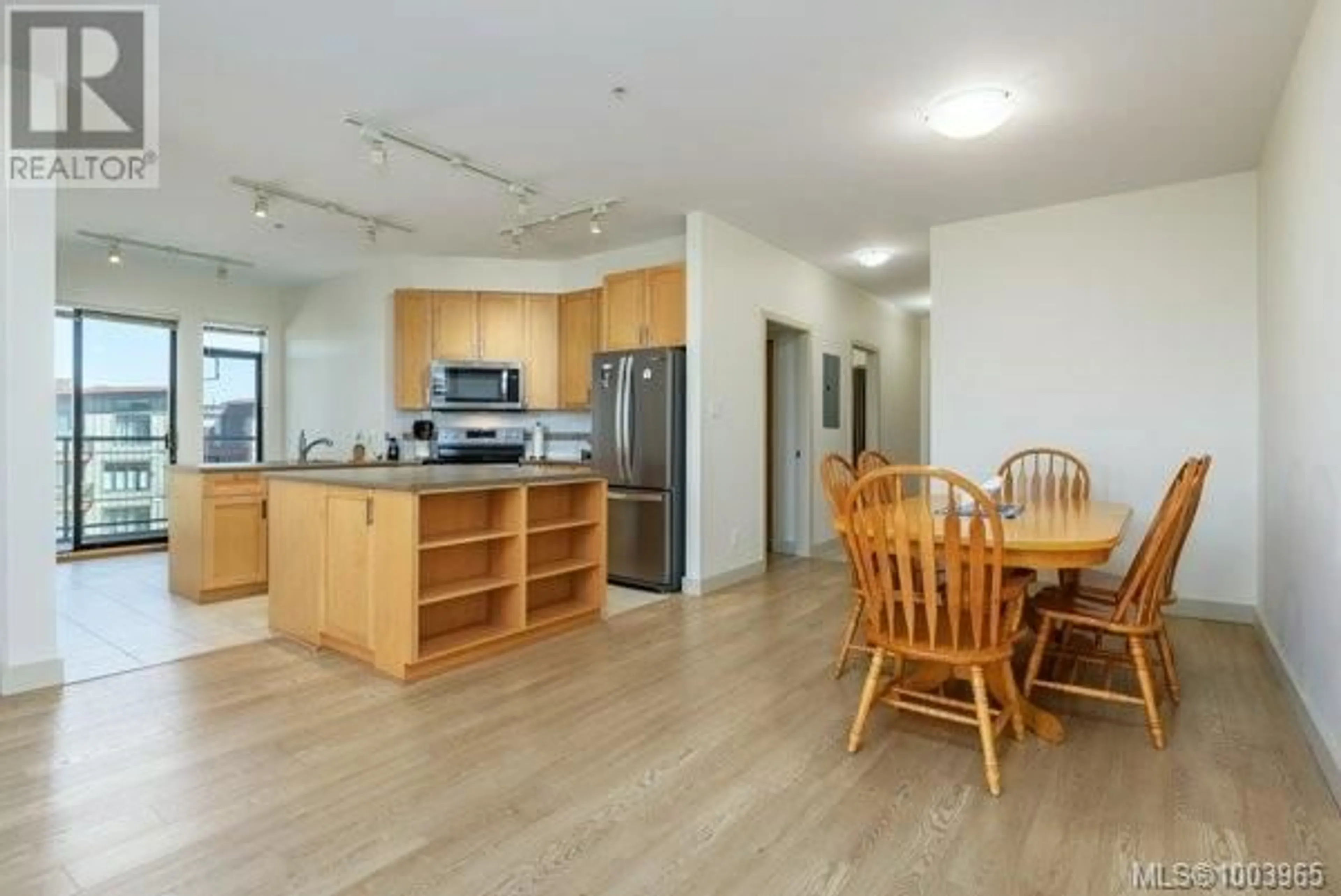 Open concept kitchen, wood/laminate floor for 145 - 2300 MANSFIELD DRIVE, Courtenay British Columbia V9N3S3