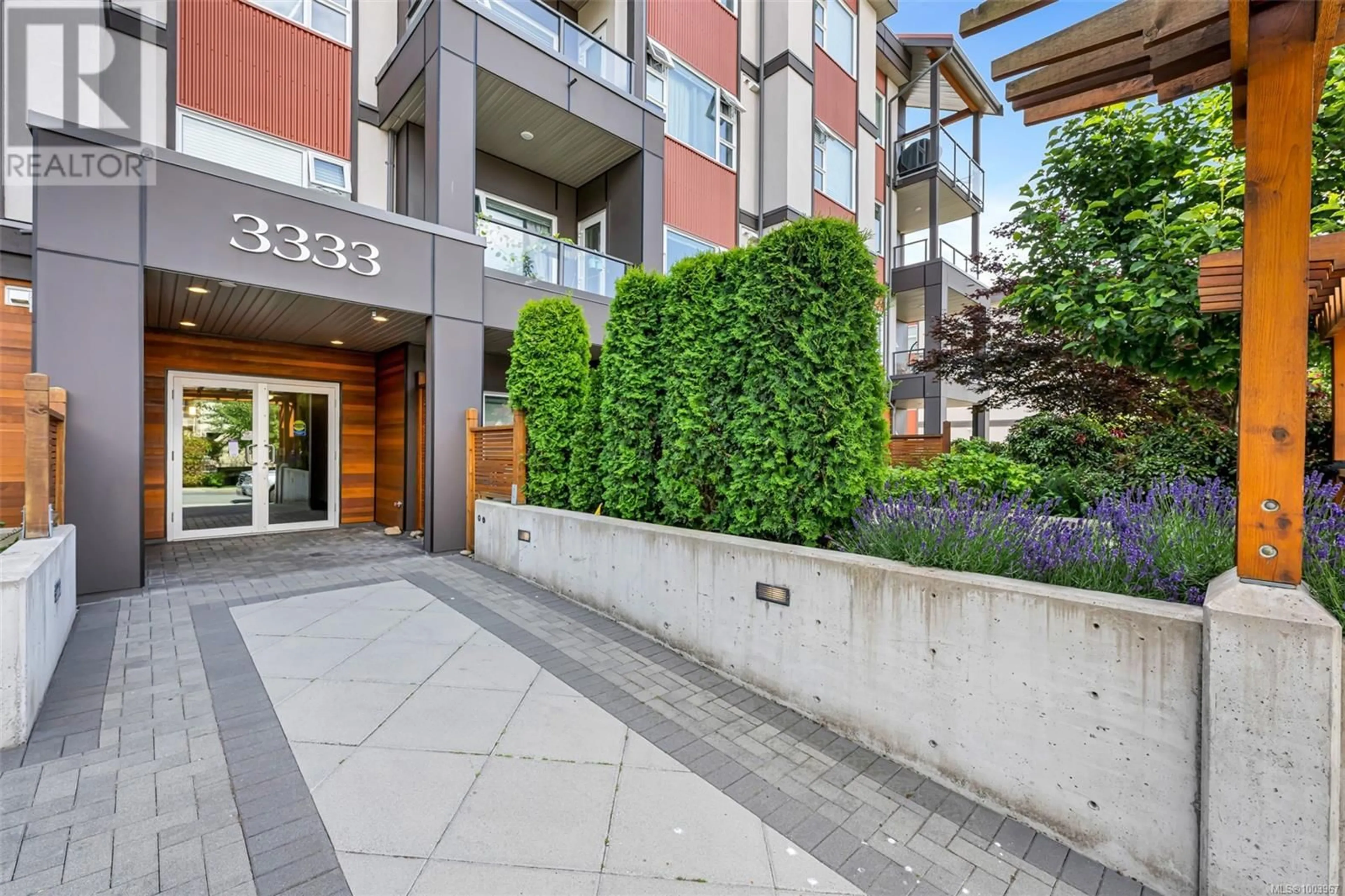 Patio, street for 201 - 3333 GLASGOW AVENUE, Saanich British Columbia V8X2S1
