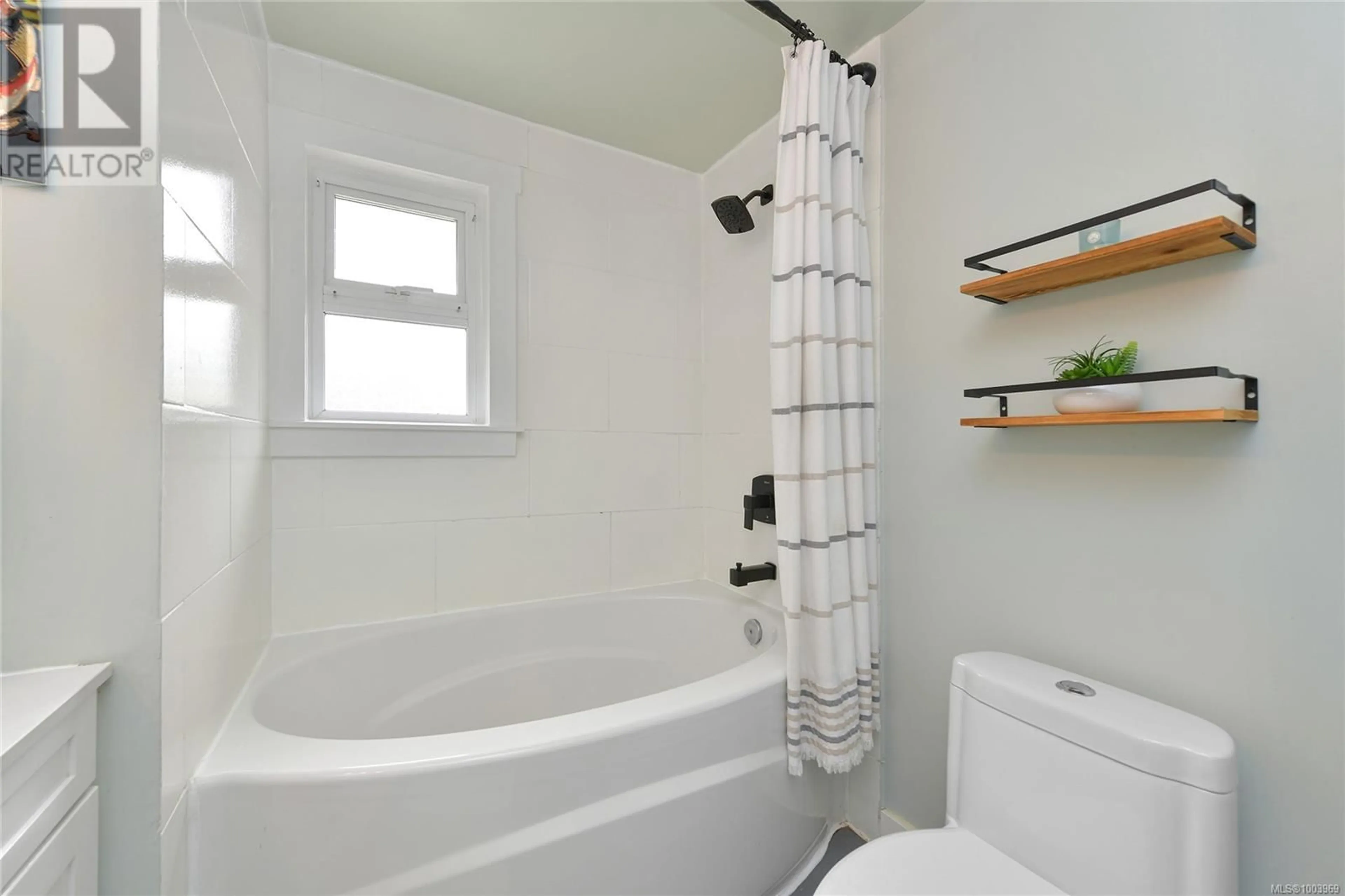 Standard bathroom, ceramic/tile floor for 2264 MARLENE DRIVE, Colwood British Columbia V9B2C9