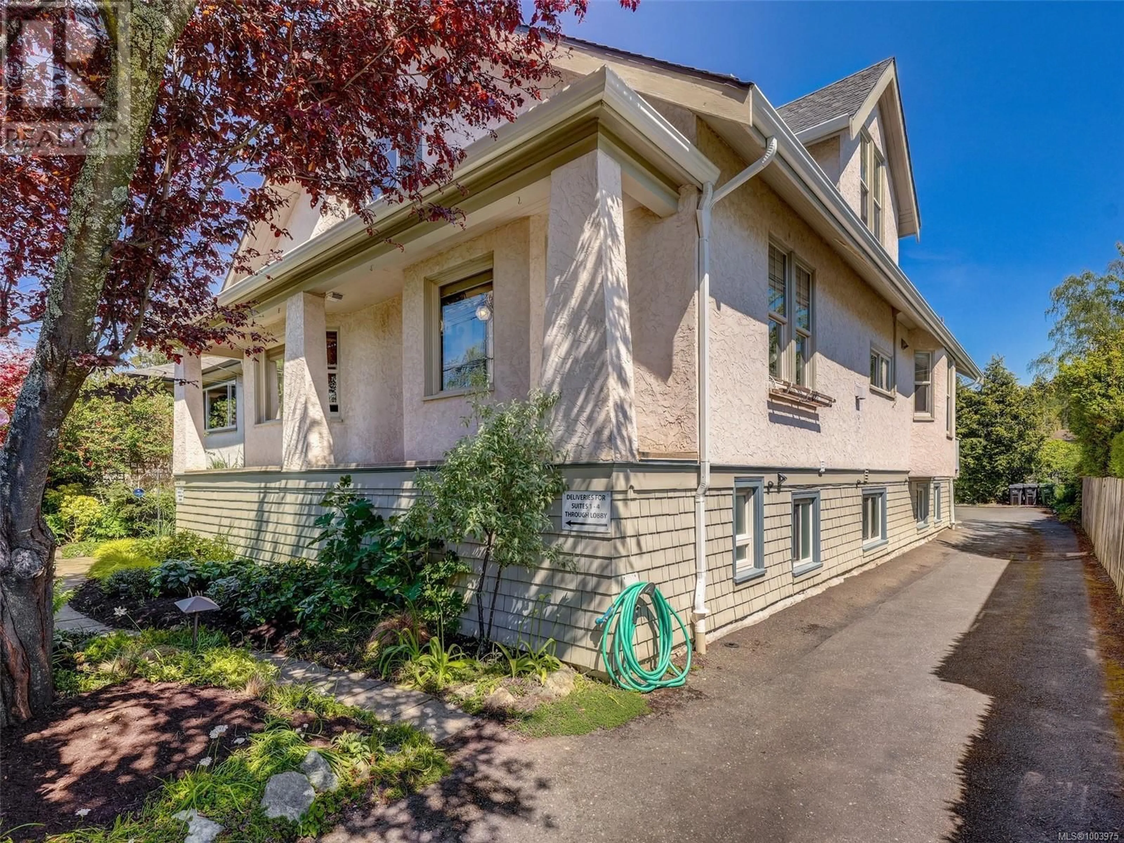 Unknown for 355 RICHMOND AVENUE, Victoria British Columbia V8S3Y2