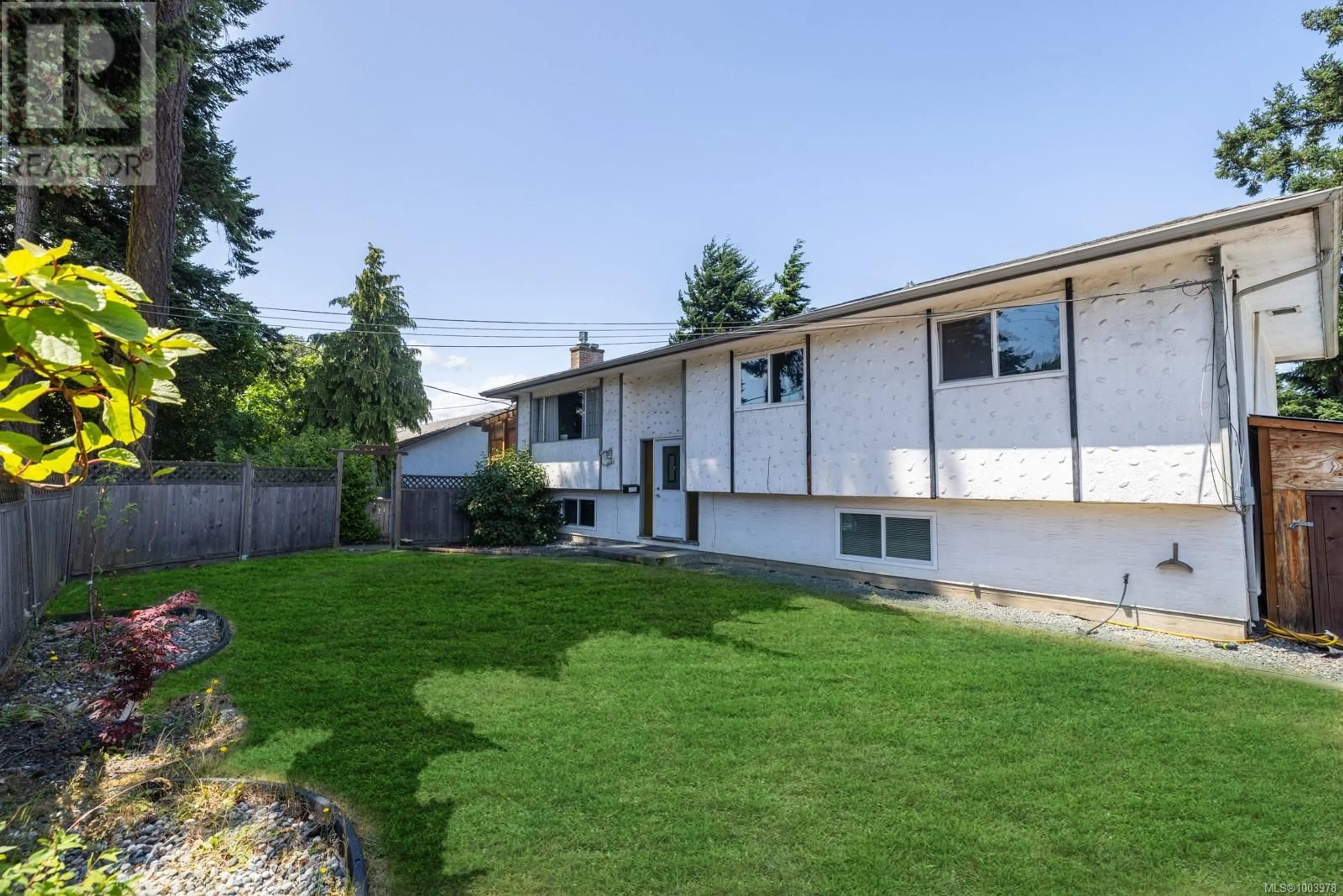 A pic from outside/outdoor area/front of a property/back of a property/a pic from drone, unknown for 2640 SOOKE ROAD, Langford British Columbia V9B1Y4