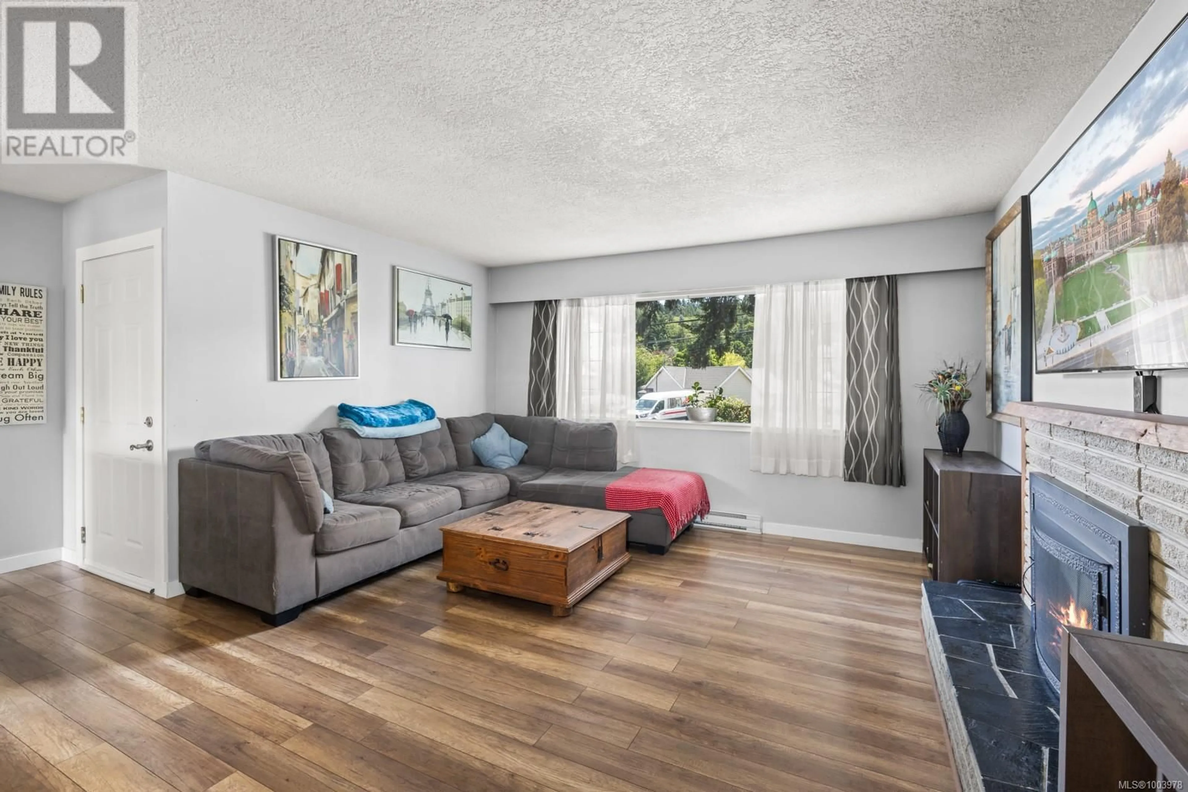 Living room with furniture, unknown for 2640 SOOKE ROAD, Langford British Columbia V9B1Y4