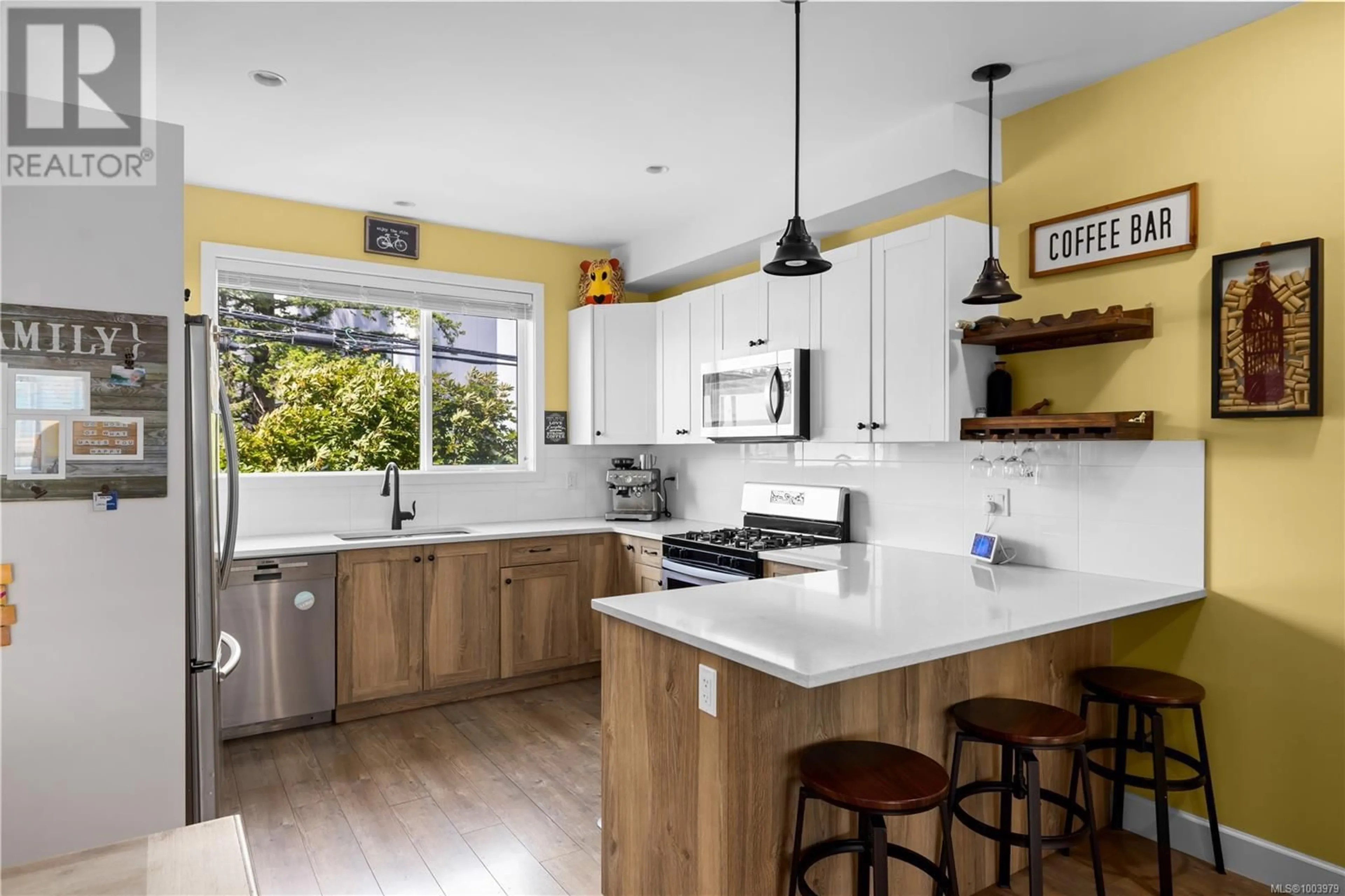 Open concept kitchen, unknown for 102 - 3351 LUXTON ROAD, Langford British Columbia V9C2Y9