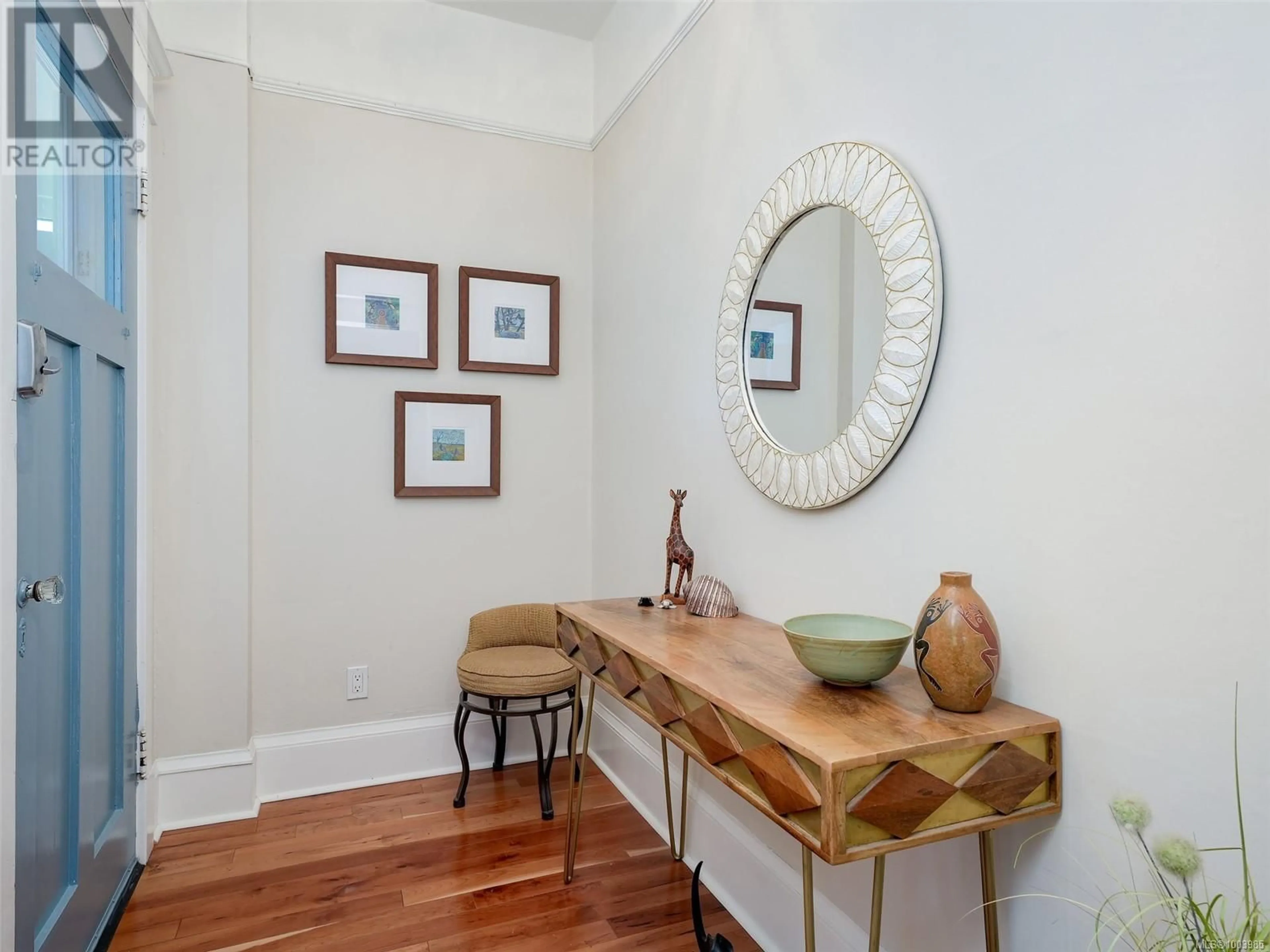 Indoor entryway for 1803 DAVIE STREET, Victoria British Columbia V8R4W5