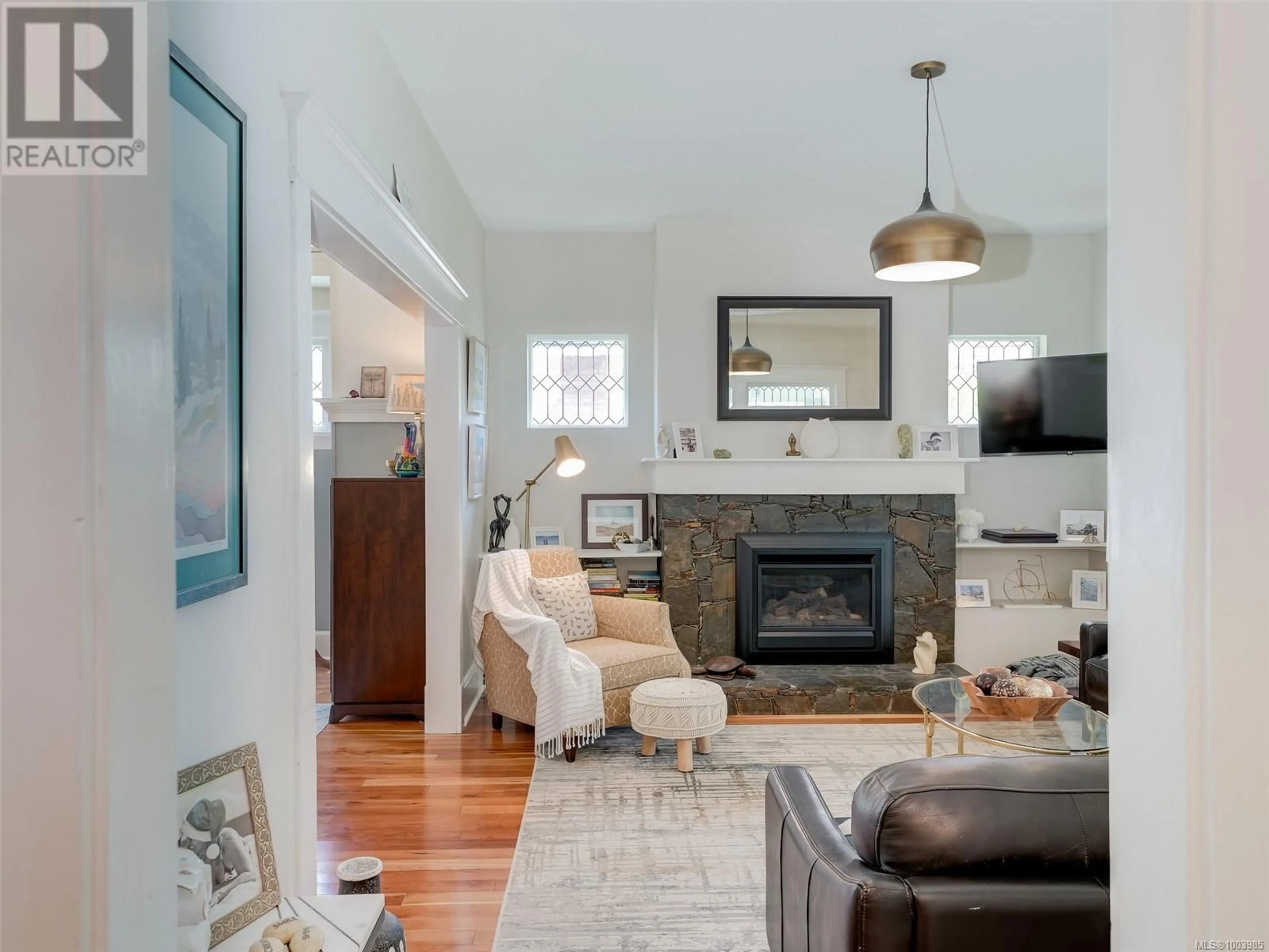 Living room with furniture, unknown for 1803 DAVIE STREET, Victoria British Columbia V8R4W5