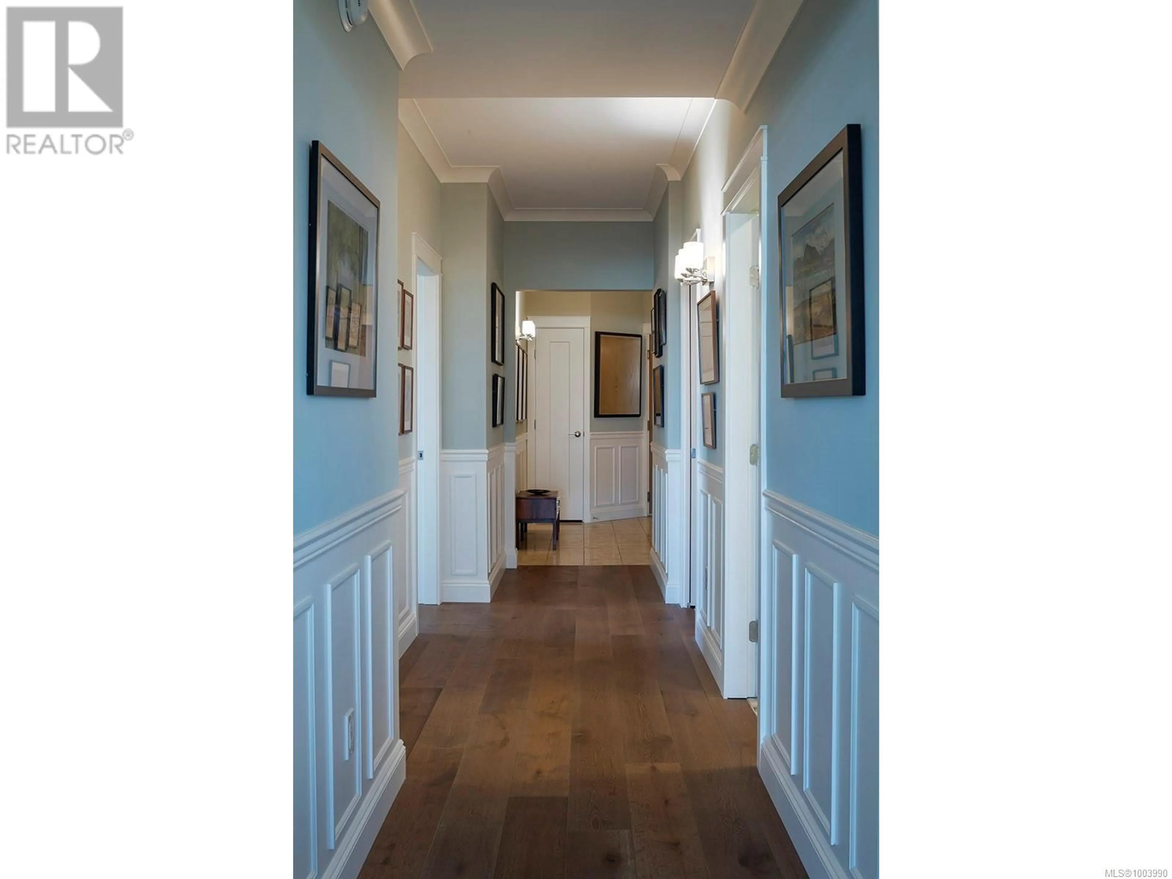 Indoor foyer for 803 - 636 MONTREAL STREET, Victoria British Columbia V8V4Y1