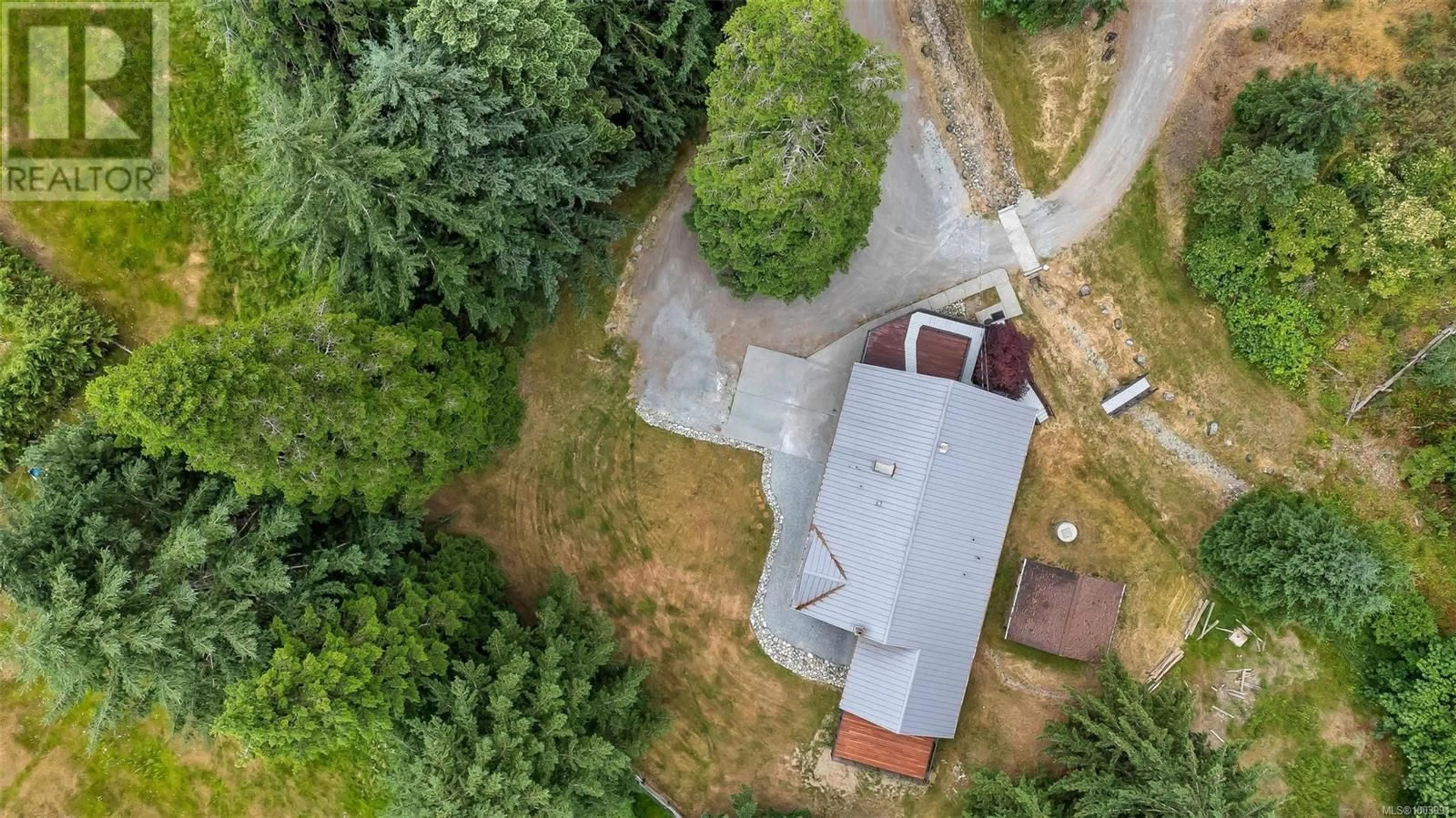 A pic from outside/outdoor area/front of a property/back of a property/a pic from drone, unknown for 7518 ROSEVEAR ROAD, Duncan British Columbia V9L5Z8