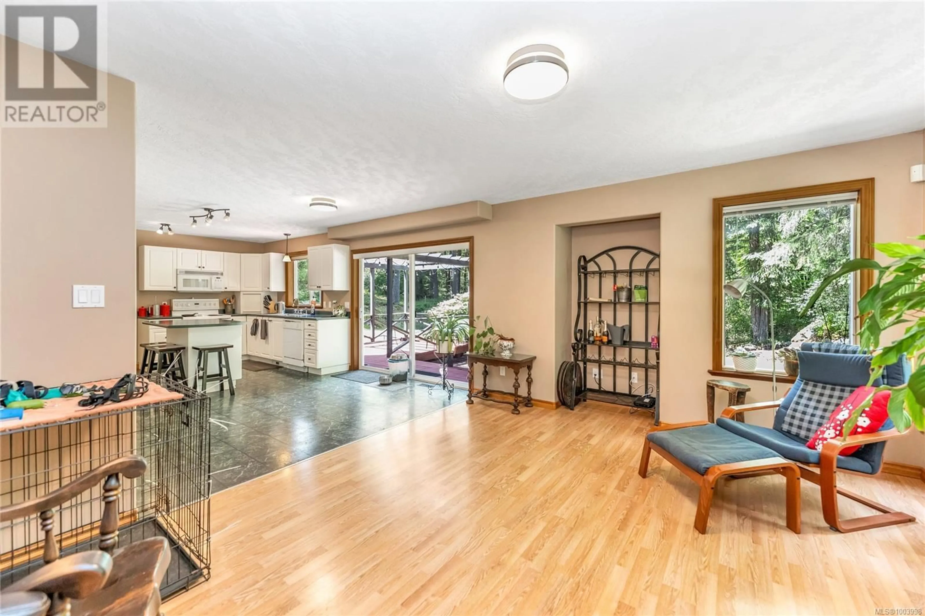 Open concept kitchen, unknown for 1850 LAKEWOOD ROAD, Shawnigan Lake British Columbia V0R2W0