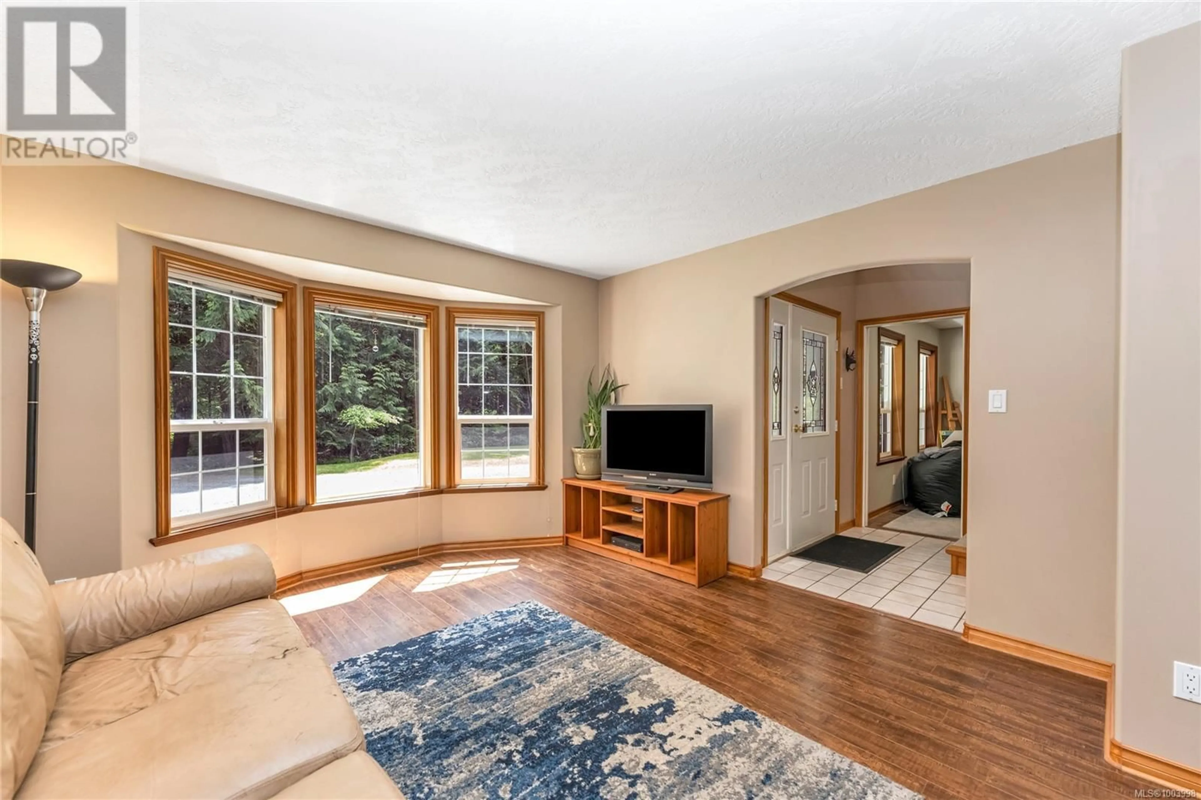 Living room with furniture, unknown for 1850 LAKEWOOD ROAD, Shawnigan Lake British Columbia V0R2W0