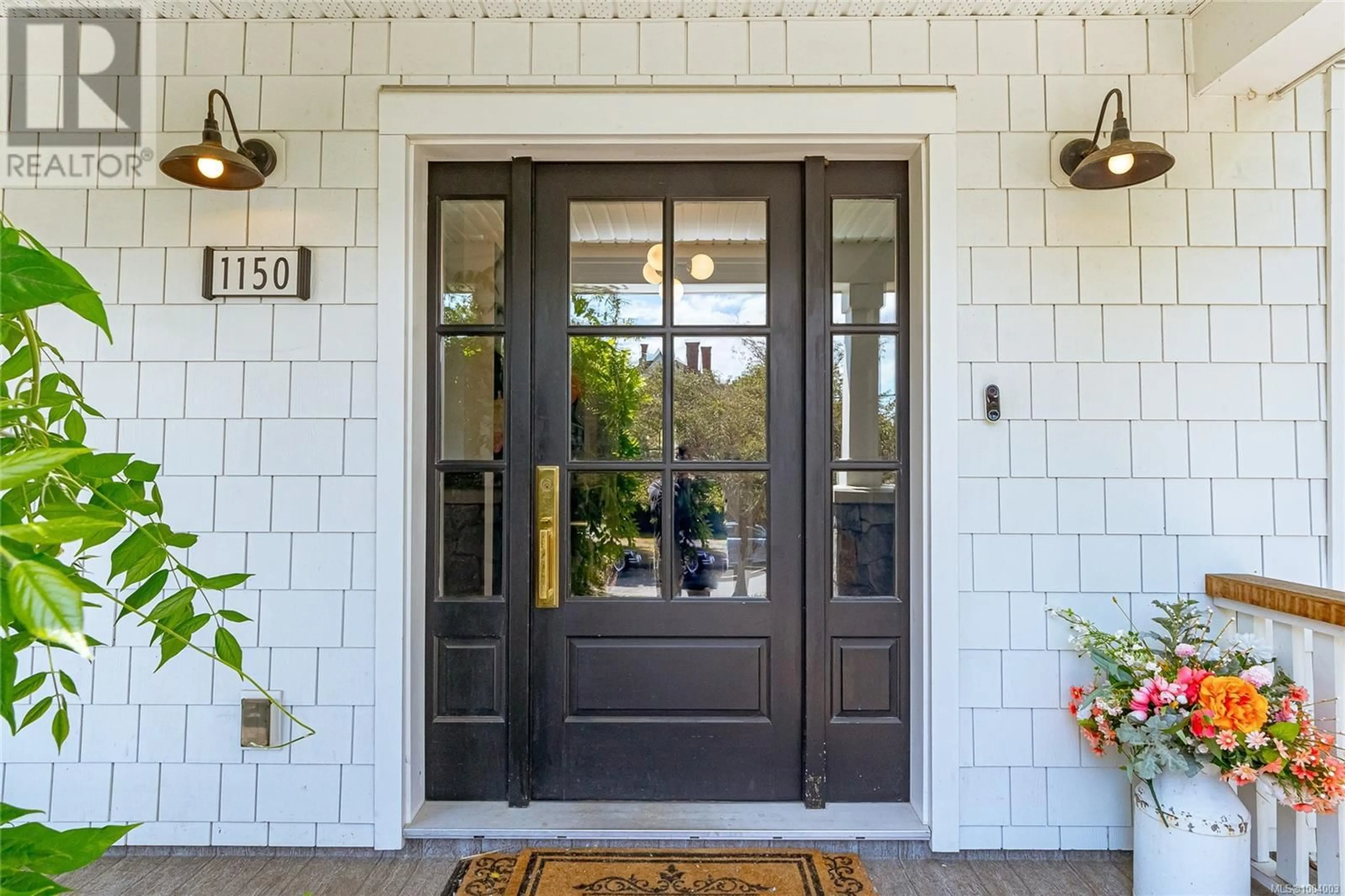 Indoor entryway for 1150 MCCLURE STREET, Victoria British Columbia V8V3G2