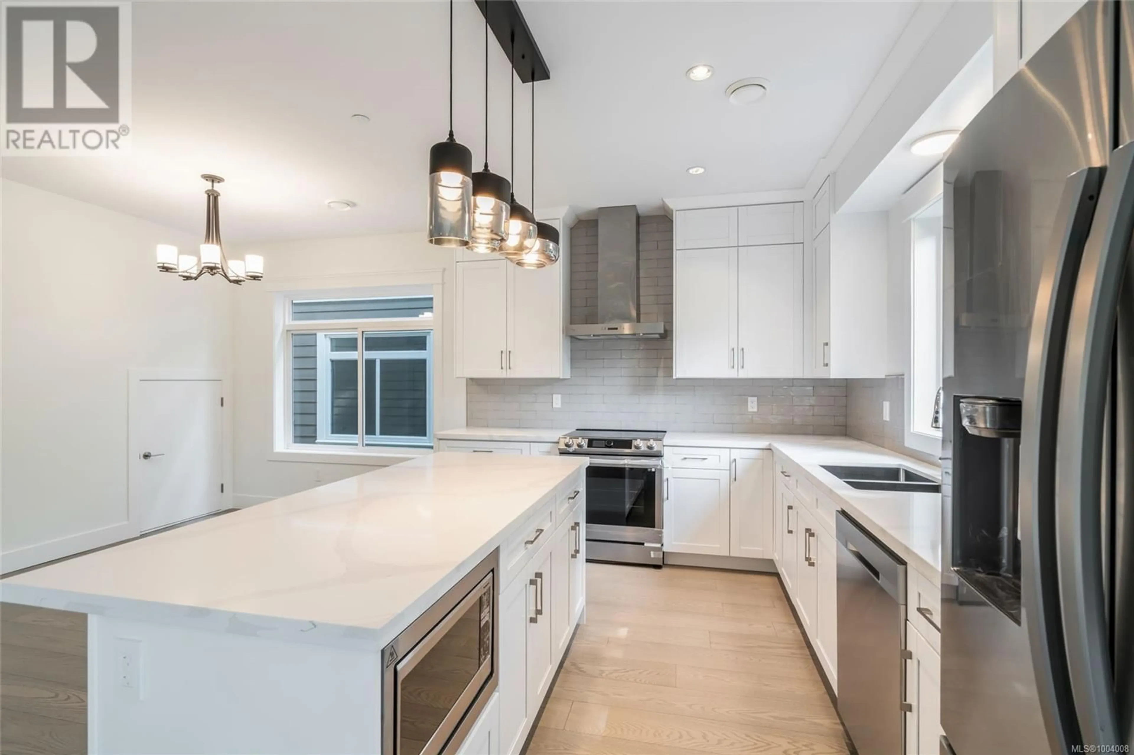 Contemporary kitchen, ceramic/tile floor for 107 - 5160 HAMMOND BAY ROAD, Nanaimo British Columbia V9T5B5