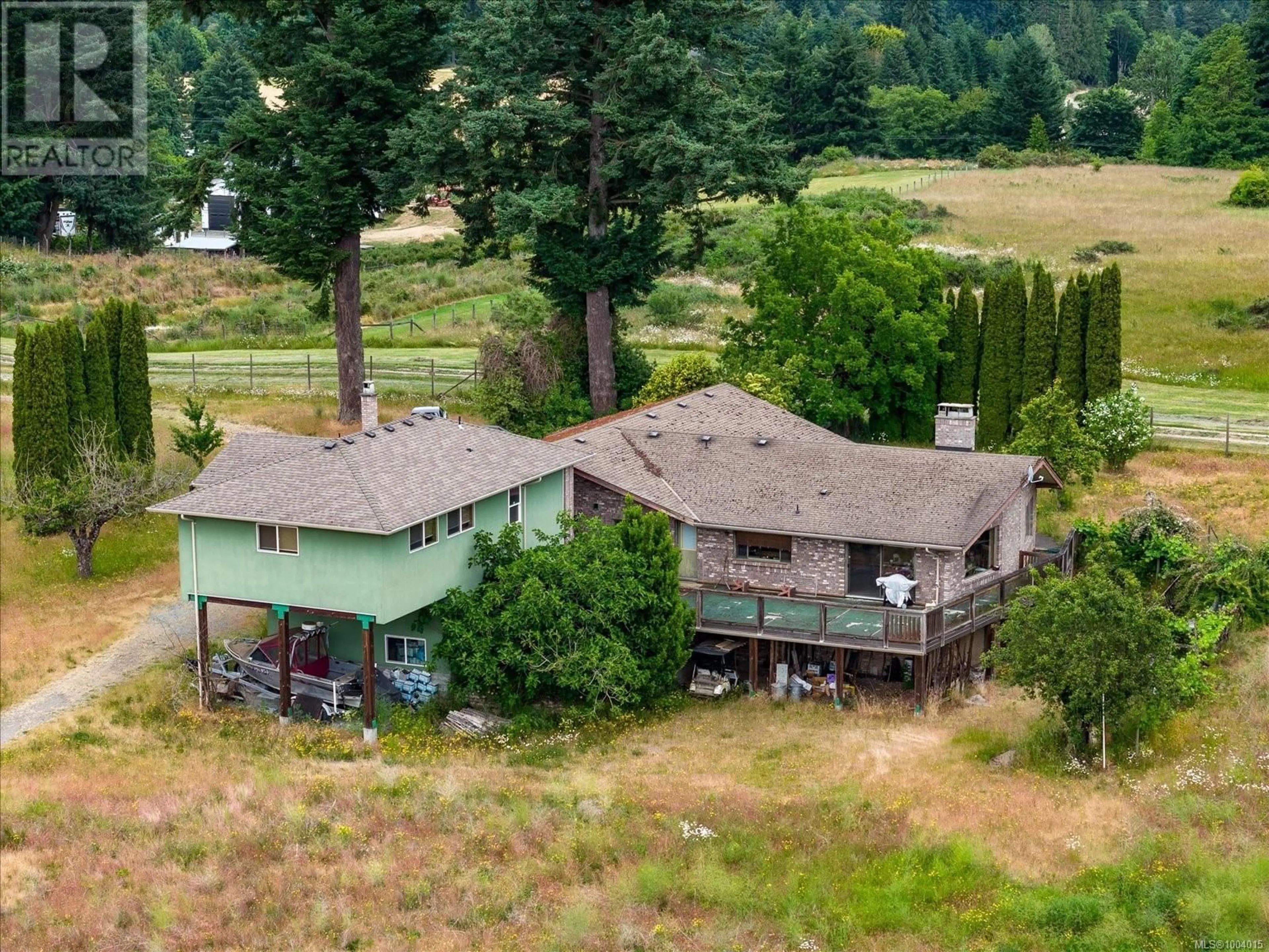 A pic from outside/outdoor area/front of a property/back of a property/a pic from drone, unknown for 1550 ROBSON LANE SOUTHWEST, Cowichan Bay British Columbia V0R1N1