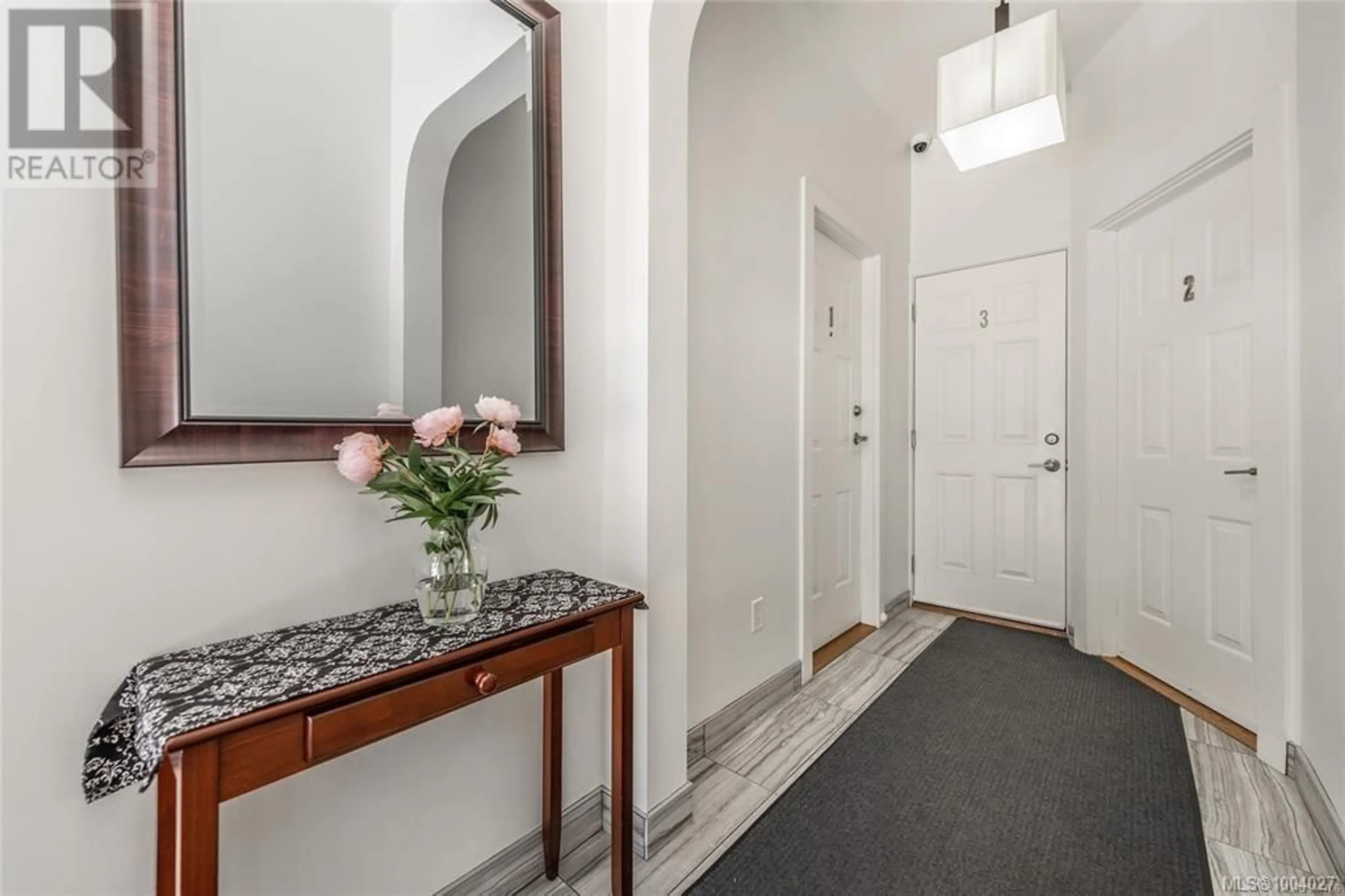 Indoor foyer for 1150 PANDORA AVENUE, Victoria British Columbia V8V3R2