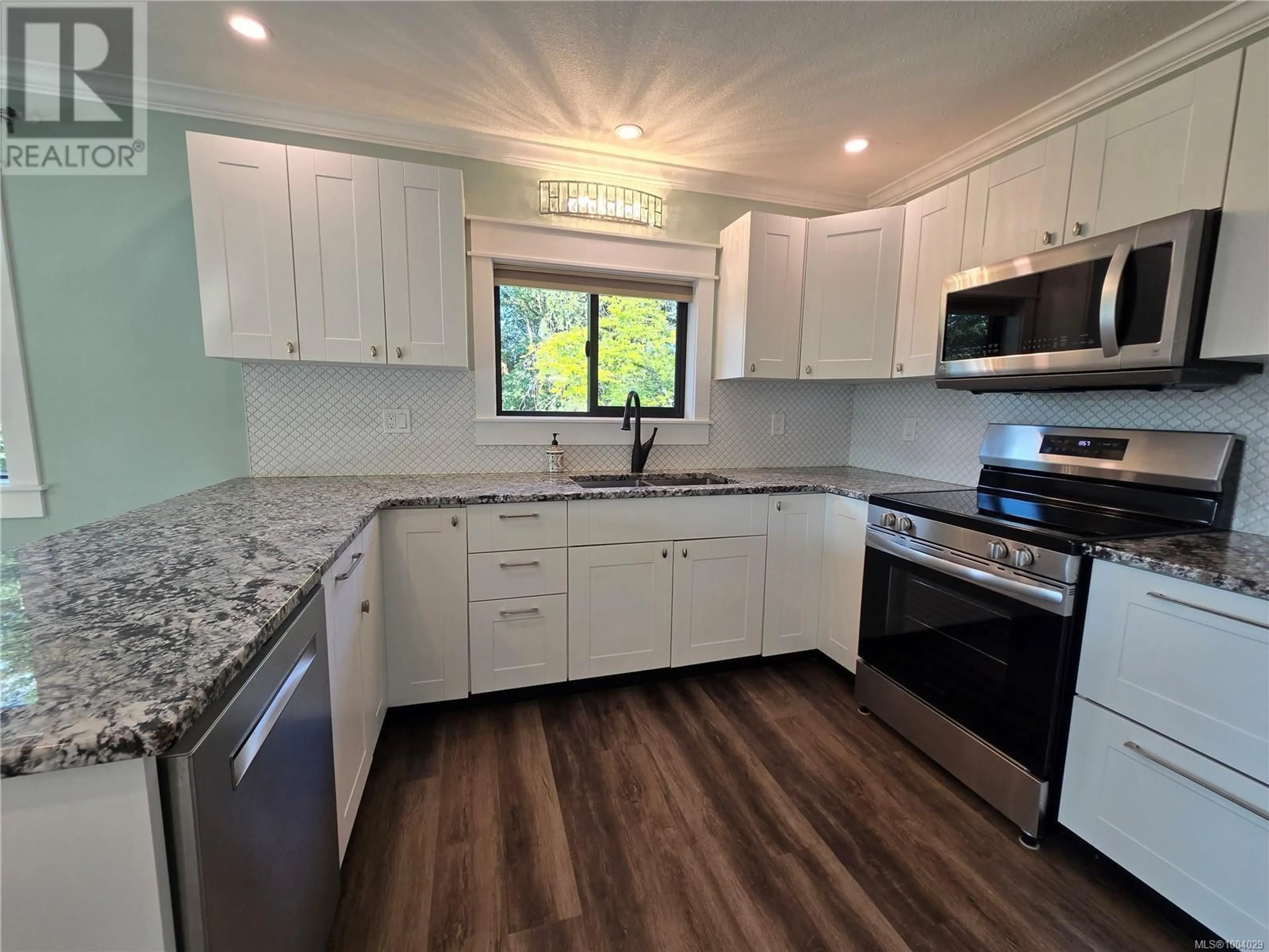 Open concept kitchen, unknown for 6315 WOODGROVE WAY, Duncan British Columbia V9L5R4