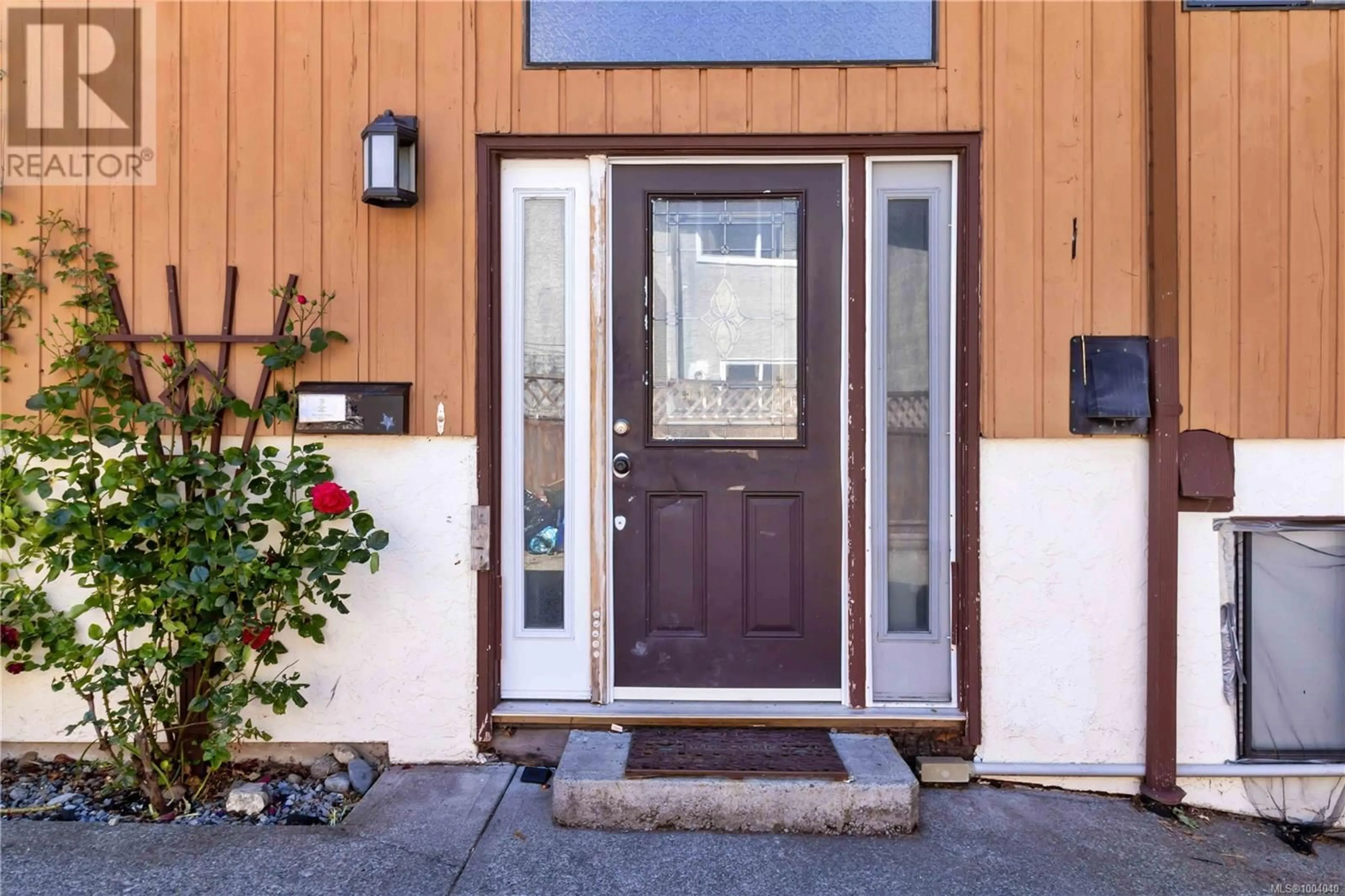 Indoor entryway for 4131 BARRINGTON ROAD, Saanich British Columbia V8Z6B4