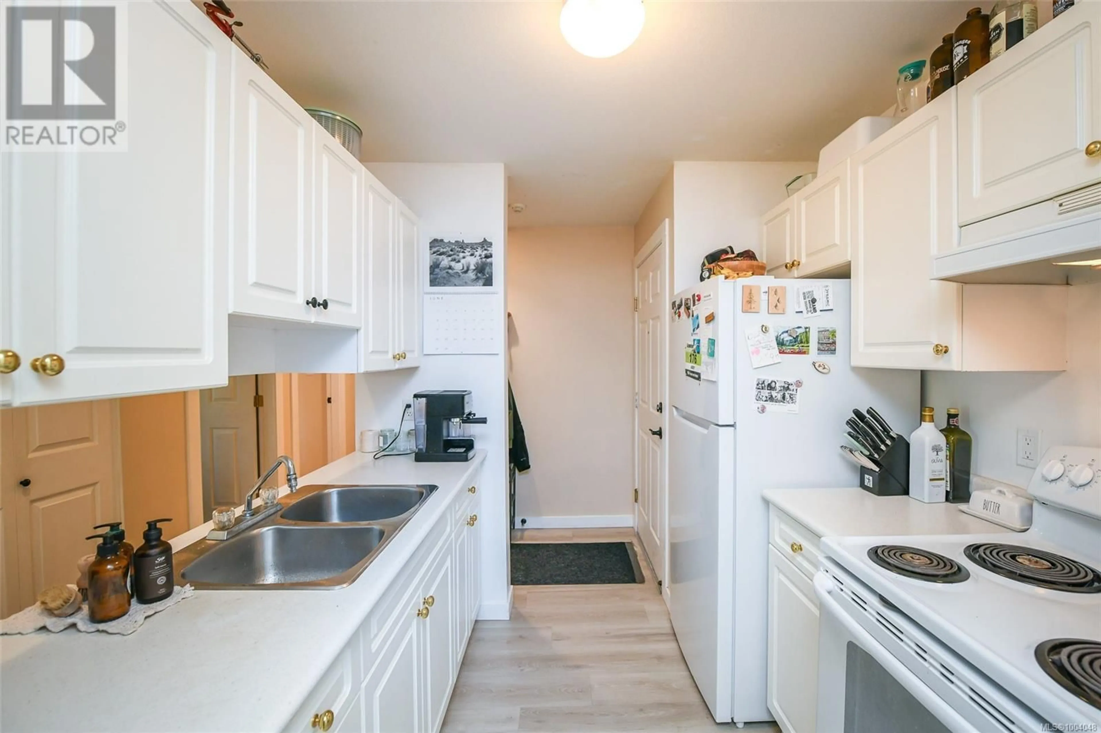 Standard kitchen, unknown for 306 - 1355 CUMBERLAND ROAD, Courtenay British Columbia V9N2G1