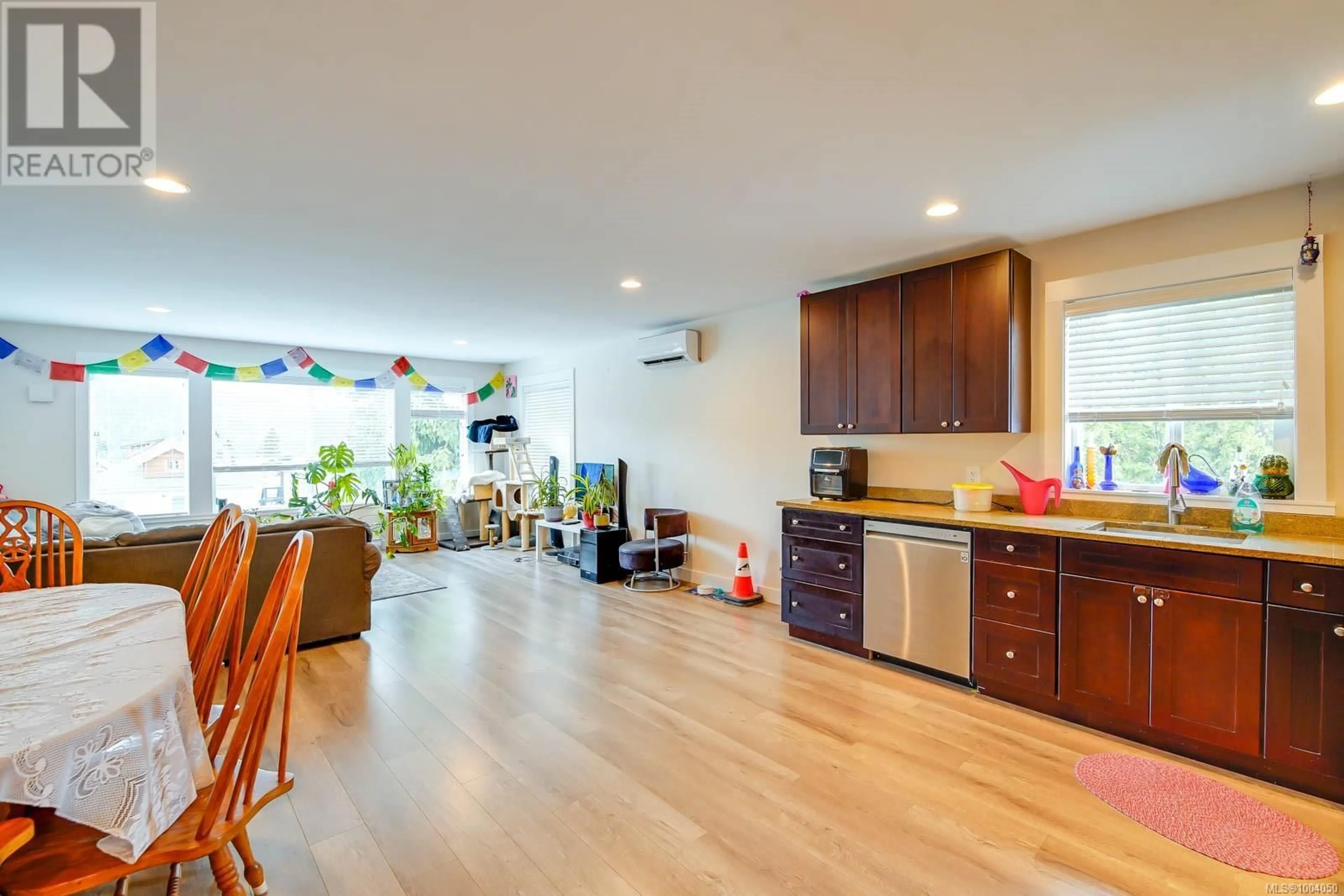 Open concept kitchen, wood/laminate floor for 2 - 2623 5TH AVENUE, Port Alberni British Columbia V9Y2G2
