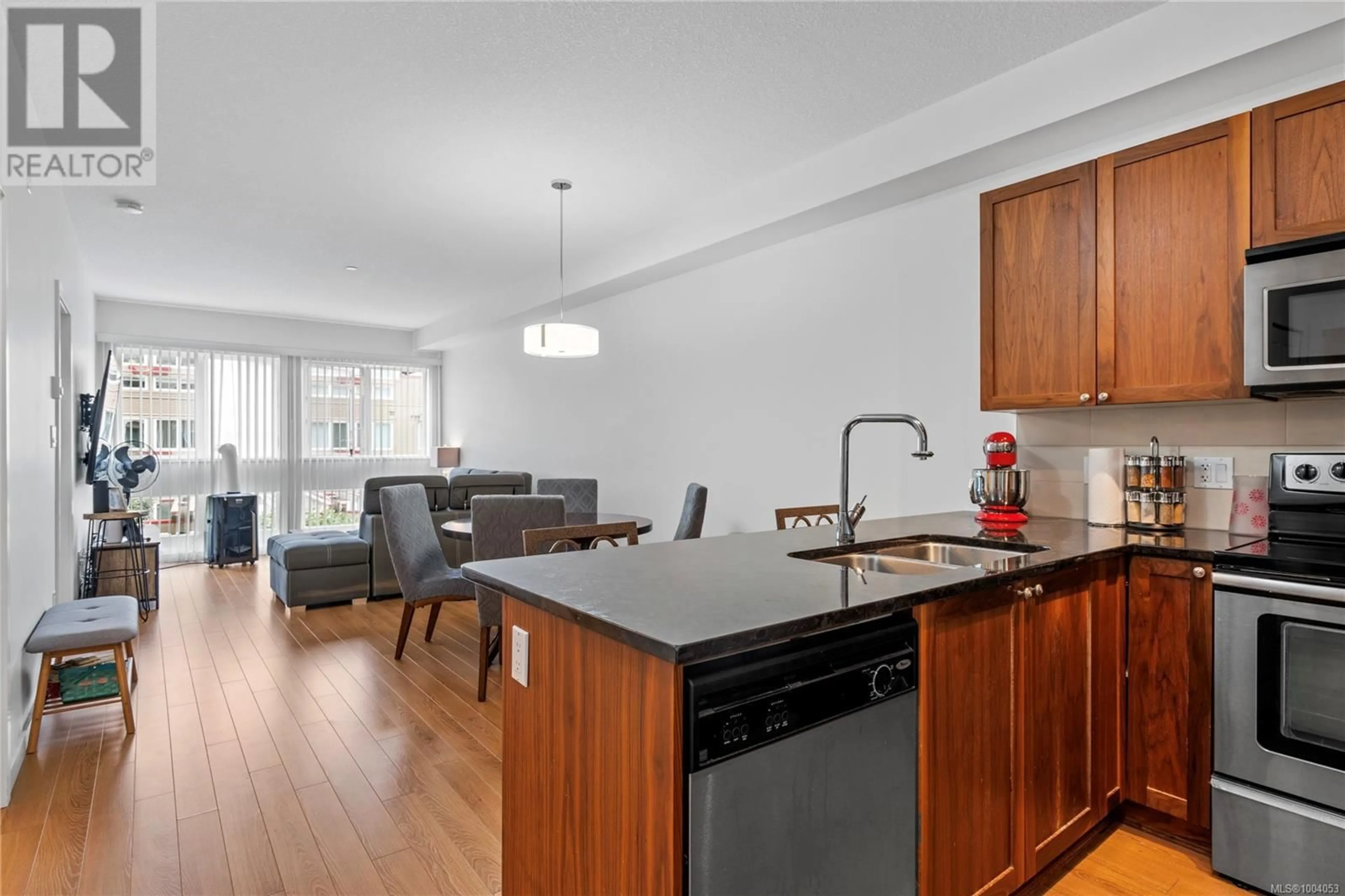 Open concept kitchen, unknown for 303 - 99 CHAPEL STREET, Nanaimo British Columbia V9R5H3
