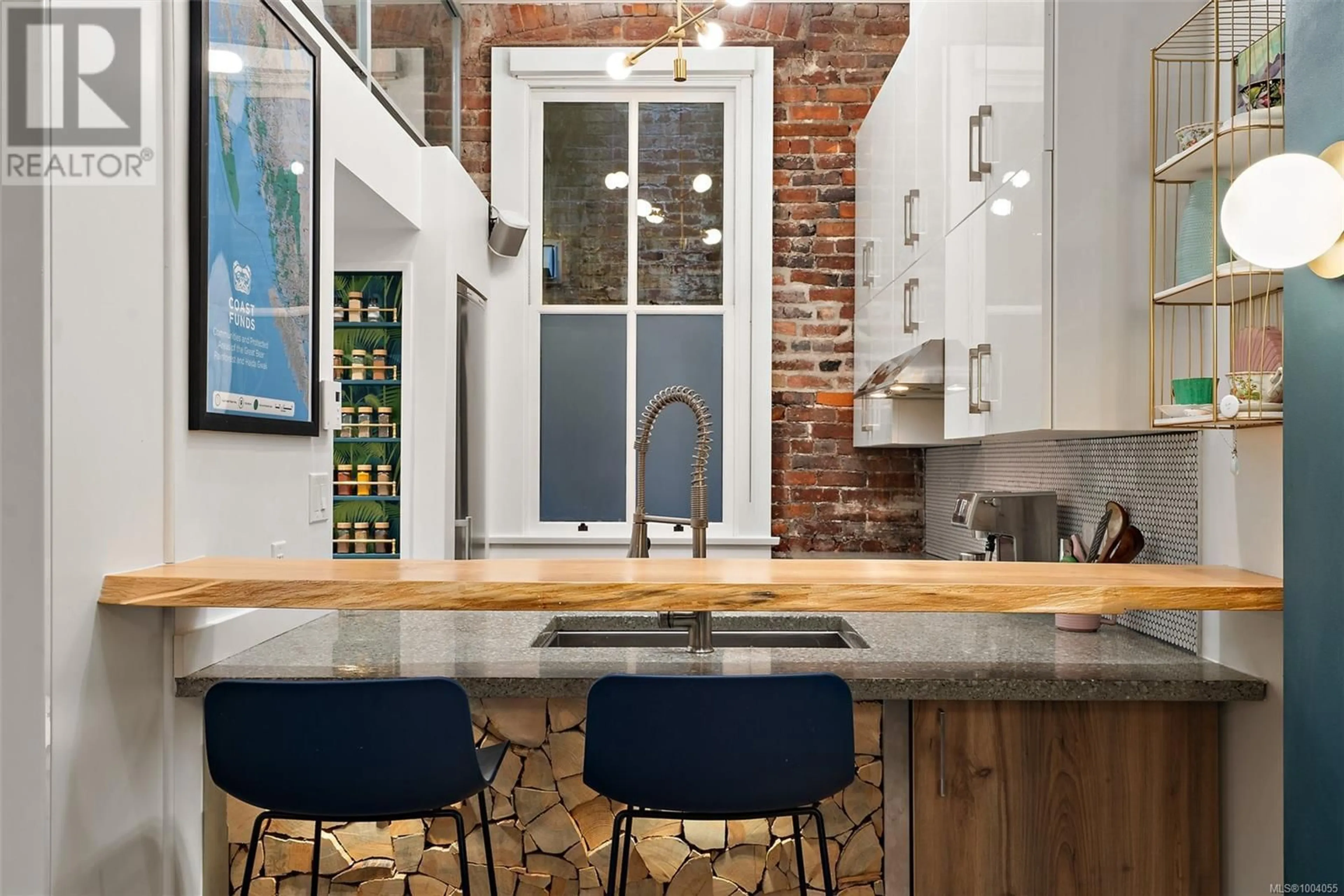 Contemporary kitchen, unknown for 215 - 562 YATES STREET, Victoria British Columbia V8W2Z6