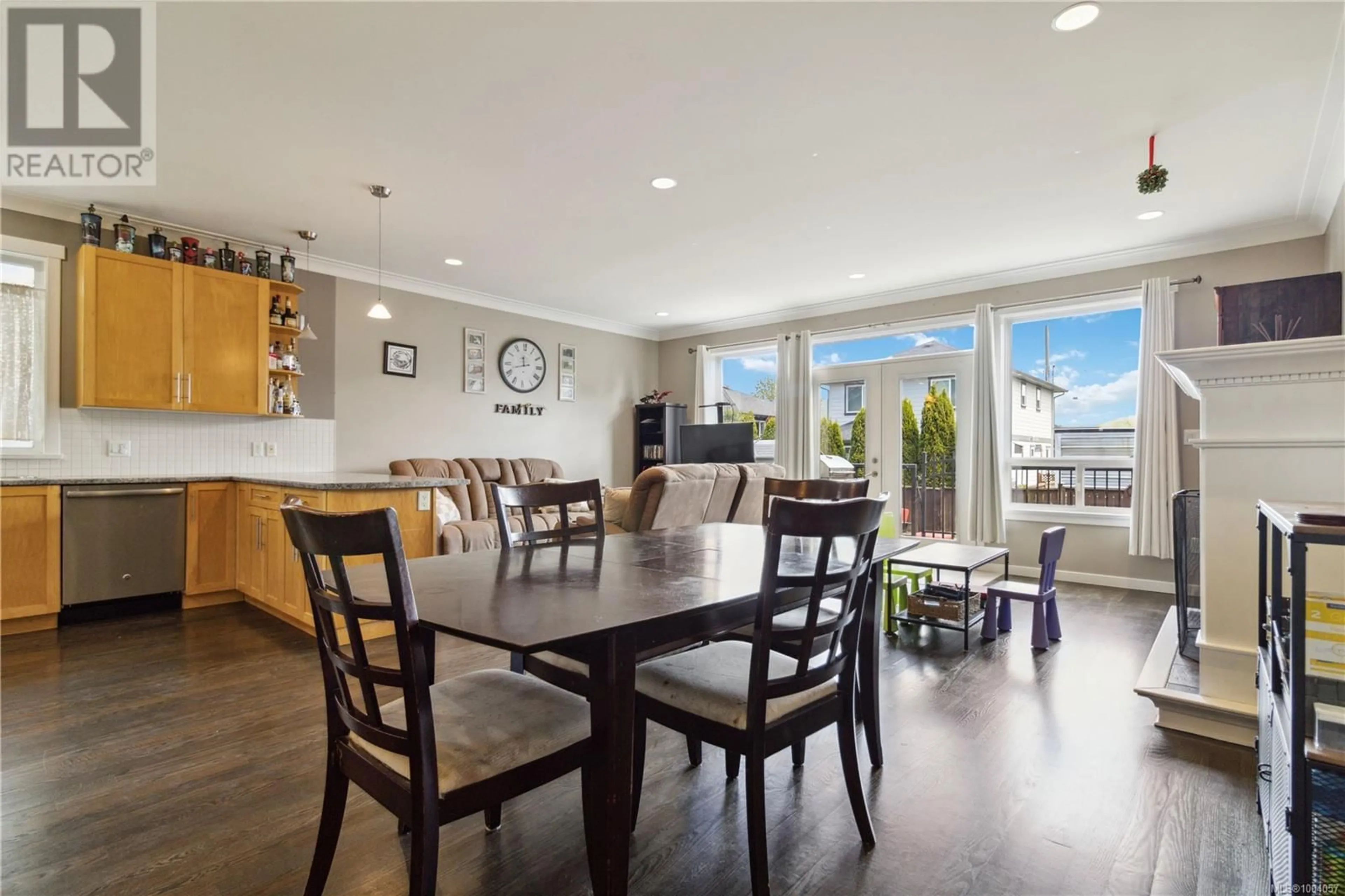 Open concept kitchen, wood/laminate floor for 2073 DOVER STREET, Sooke British Columbia V9Z0Z1