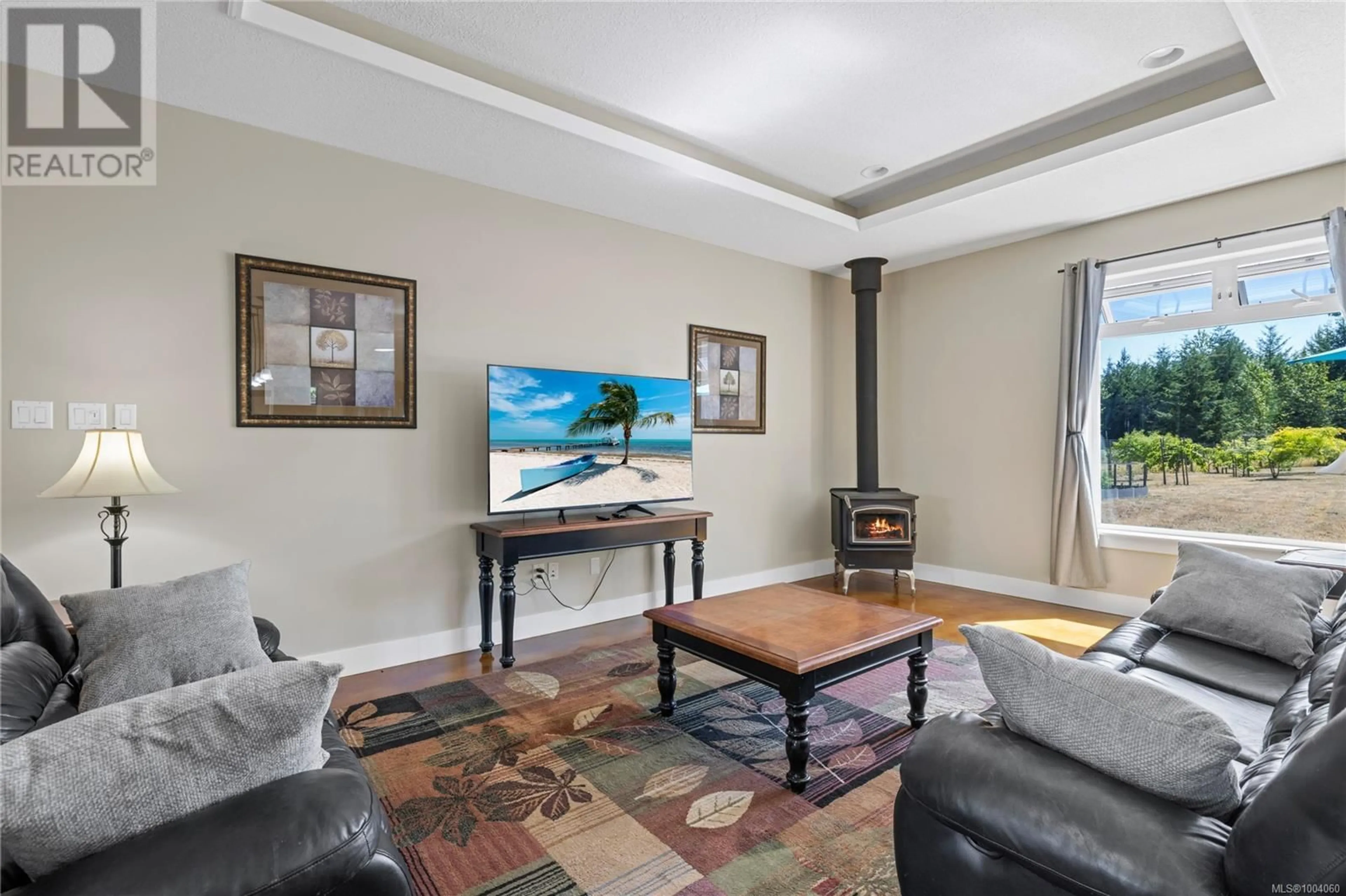 Living room with furniture, unknown for 850 BURBANK ROAD, Hilliers British Columbia V9K1Y5