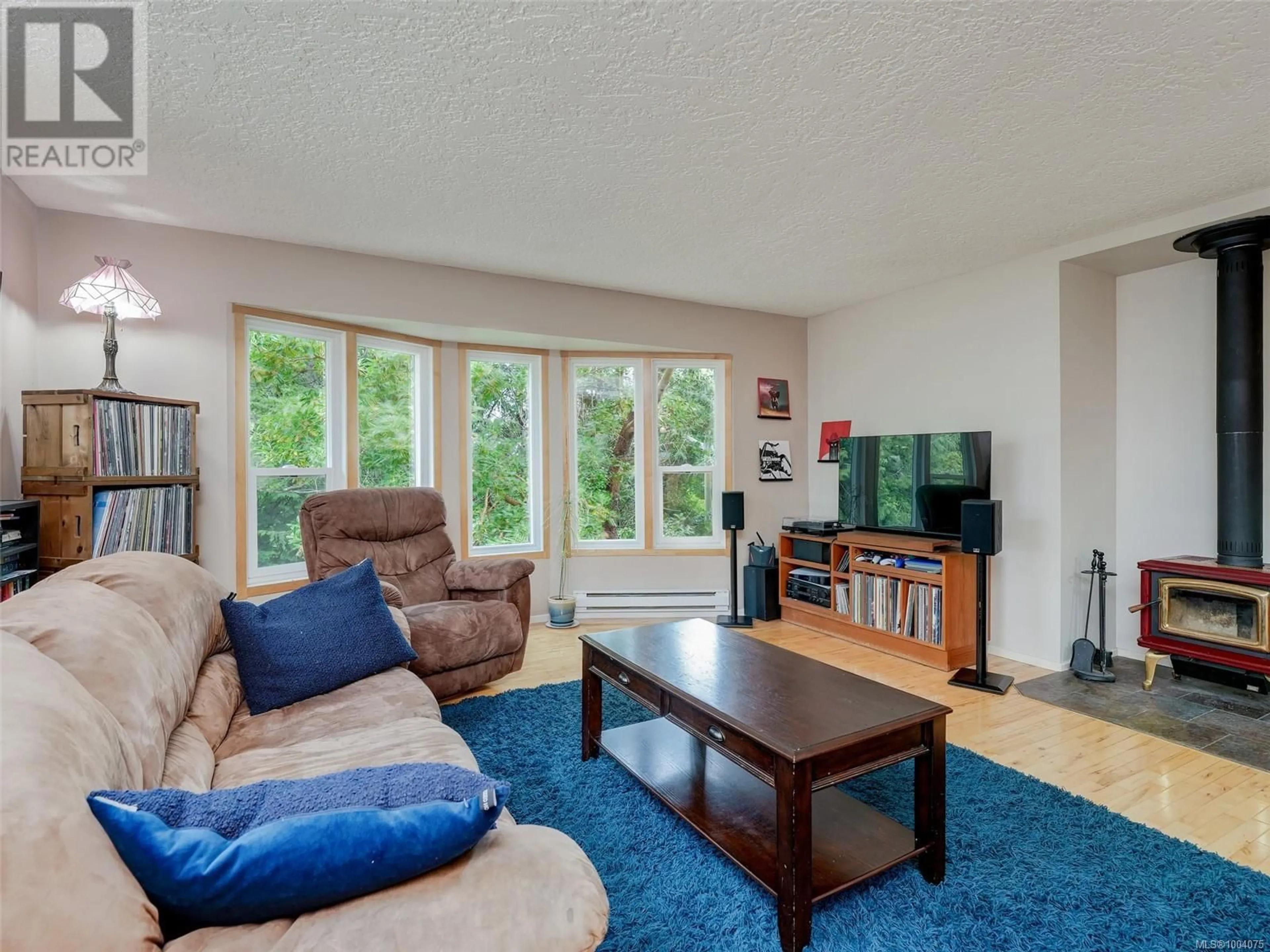 Living room with furniture, unknown for 823 CECIL BLOGG DRIVE, Colwood British Columbia V9C3H8
