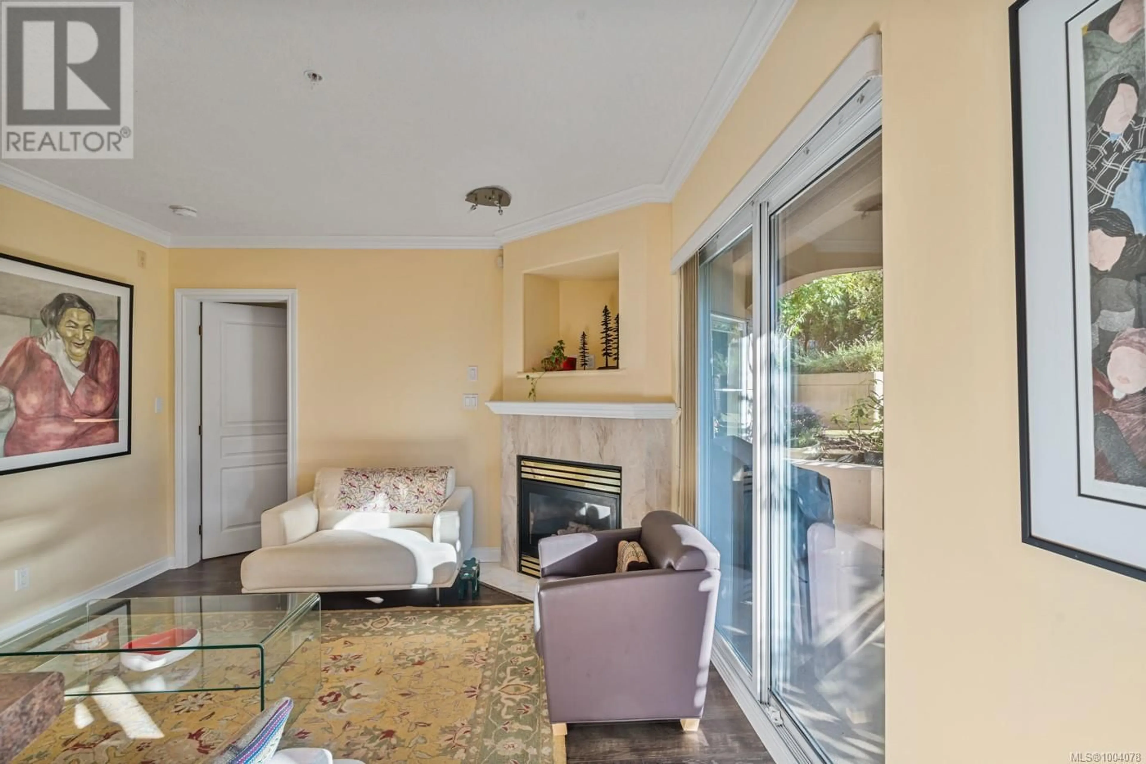 Living room with furniture, unknown for 116 - 405 QUEBEC STREET, Victoria British Columbia V8V4Z2