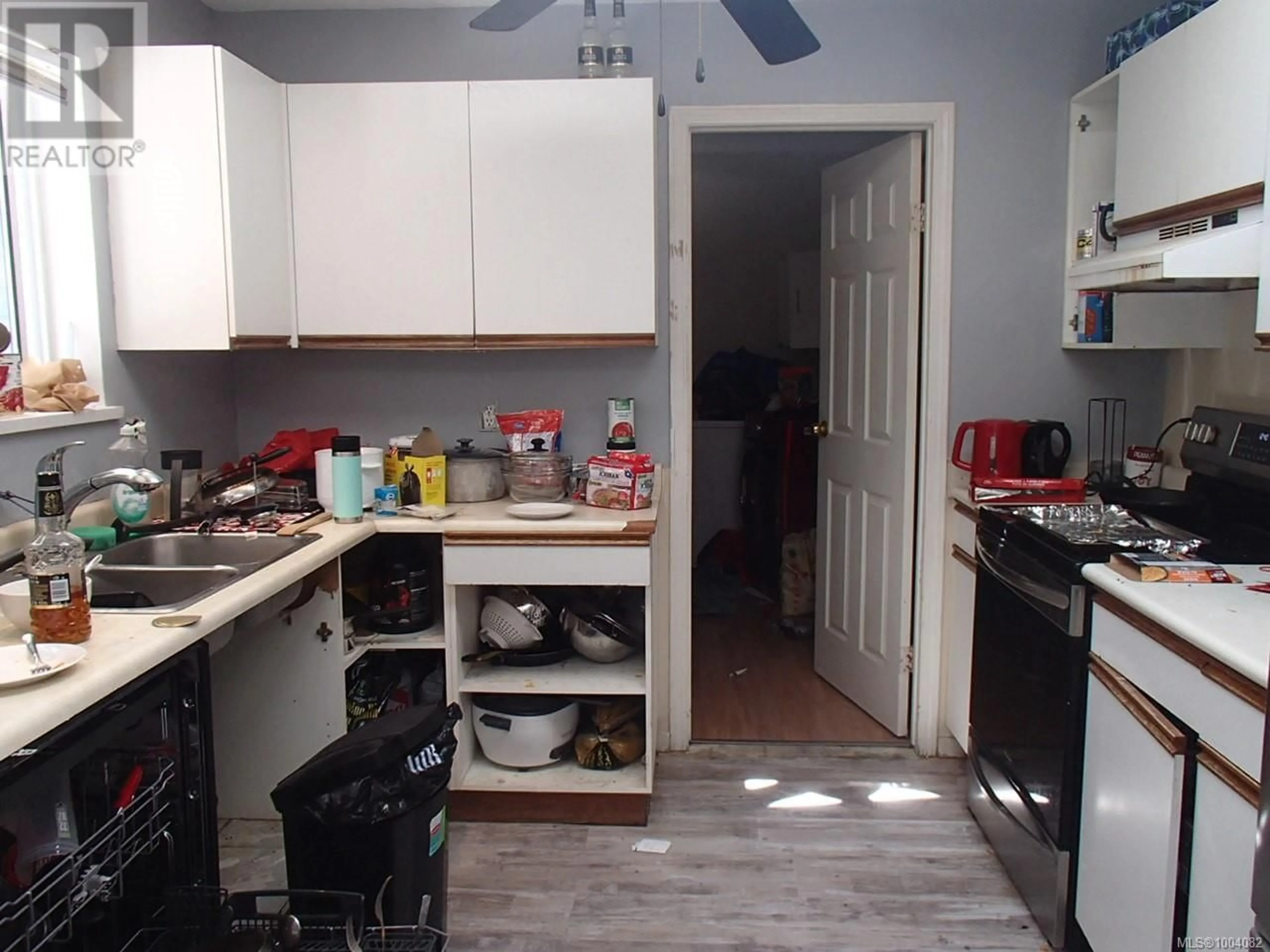 Standard kitchen, unknown for 1526 STAG ROAD, Campbell River British Columbia V9W6E4