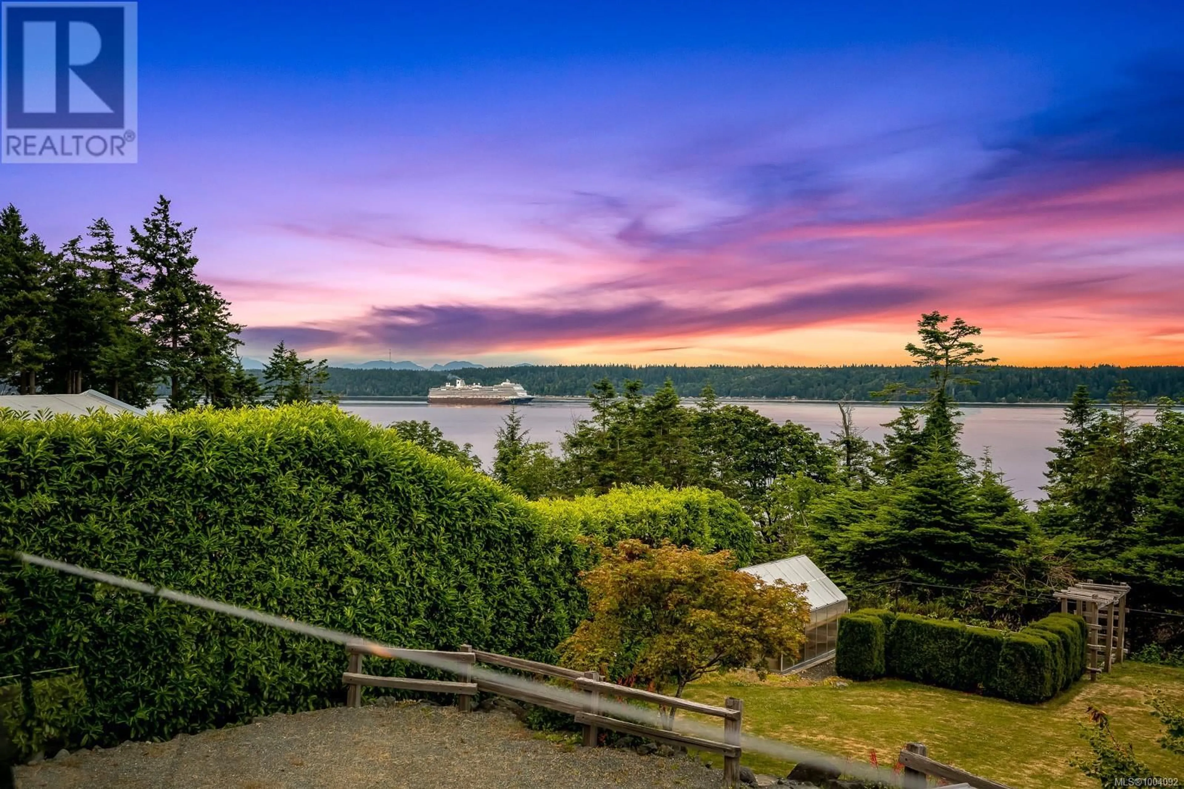 Patio, water/lake/river/ocean view for 321 CARNEGIE STREET, Campbell River British Columbia V9W2J4