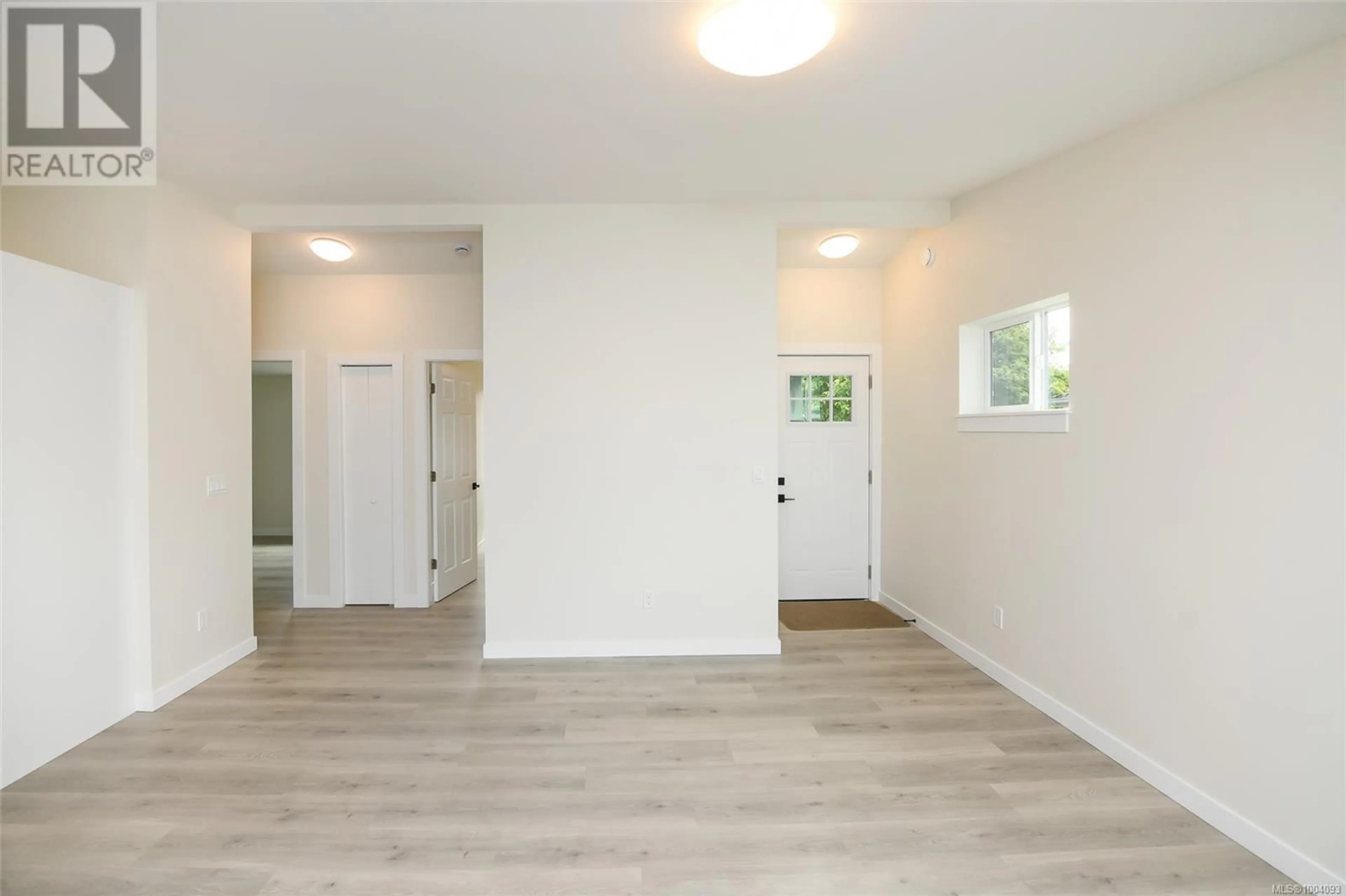 Indoor entryway for 1705 LEWIS AVENUE, Courtenay British Columbia V9N2Z1