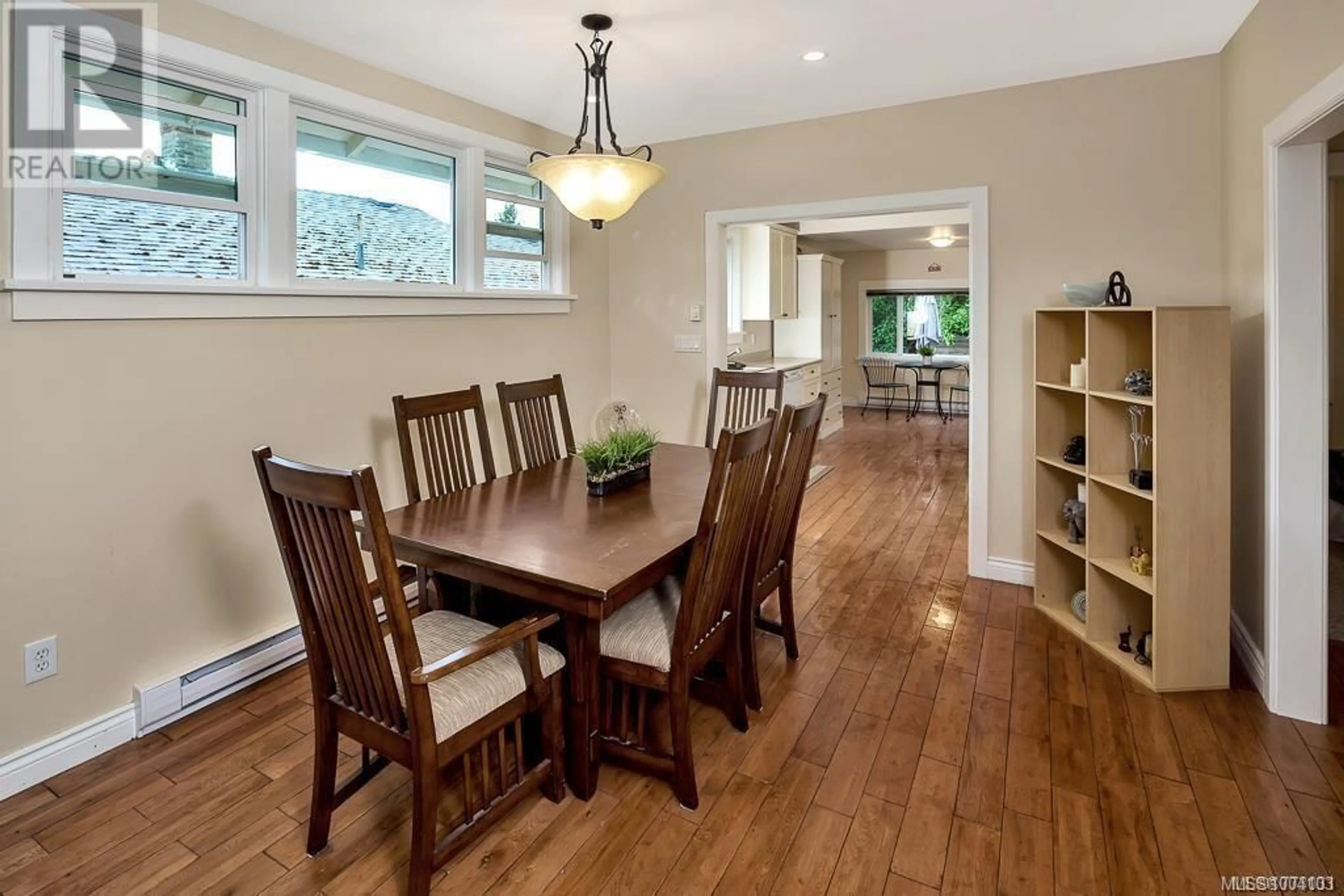 Dining room, wood/laminate floor for 1321 FINLAYSON STREET, Victoria British Columbia V8T2V5