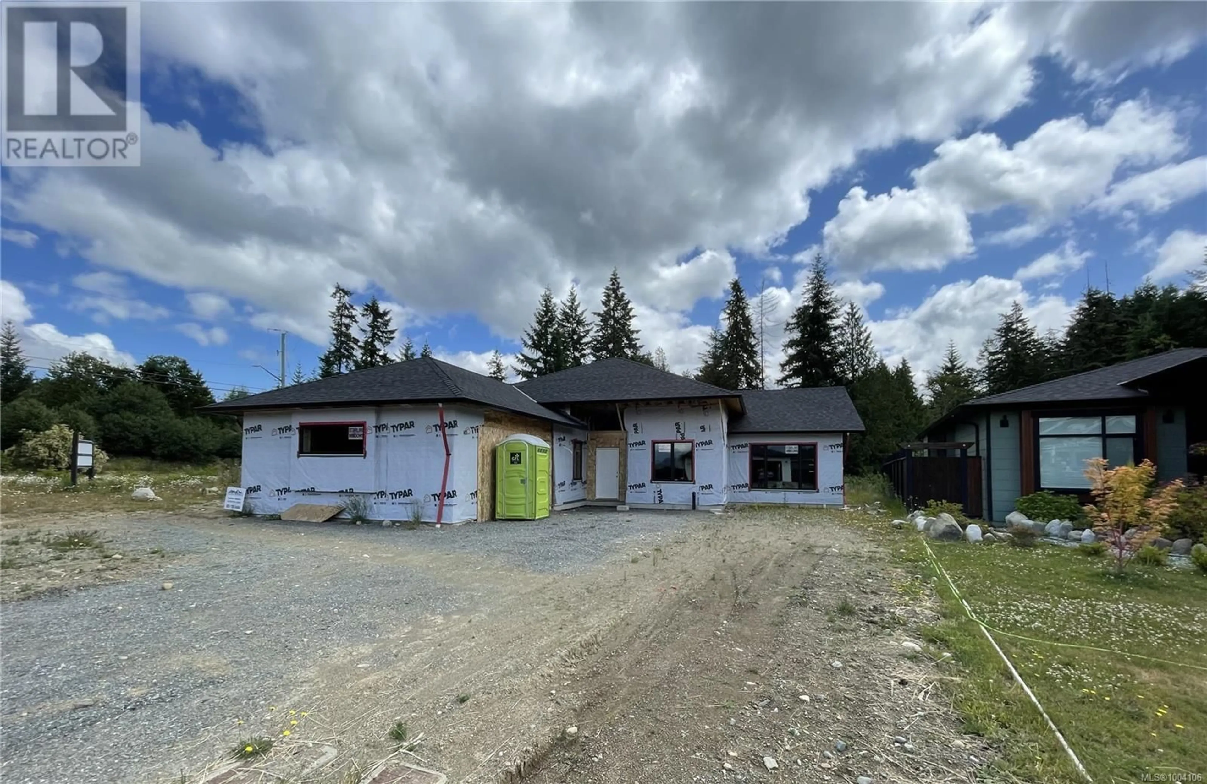 A pic from outside/outdoor area/front of a property/back of a property/a pic from drone, building for 3036 ARBUTUS DRIVE, Port Alberni British Columbia V9Y0C4